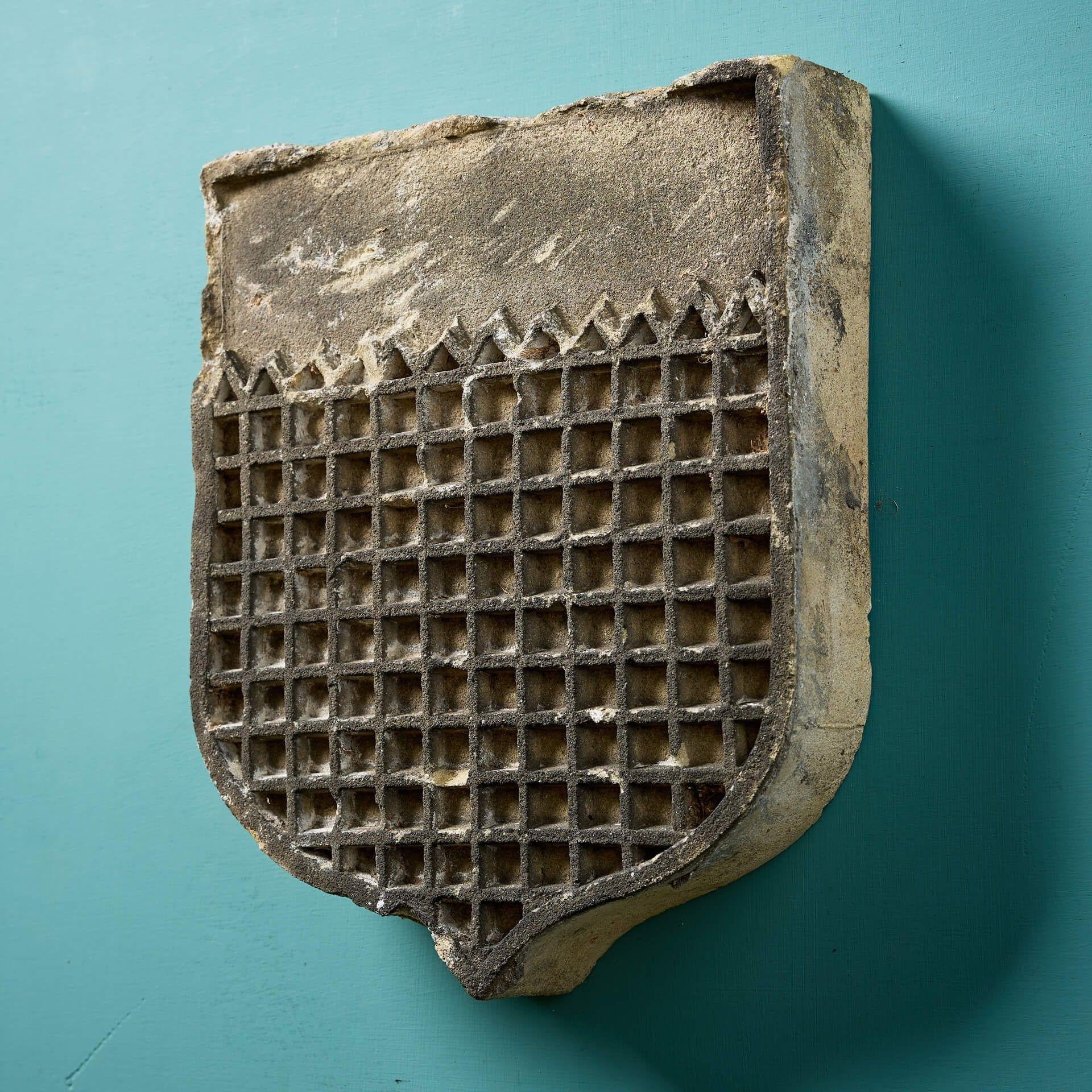 Architektonisches Schild aus verwitterter Terrakotta aus dem 19. im Zustand „Relativ gut“ im Angebot in Wormelow, Herefordshire