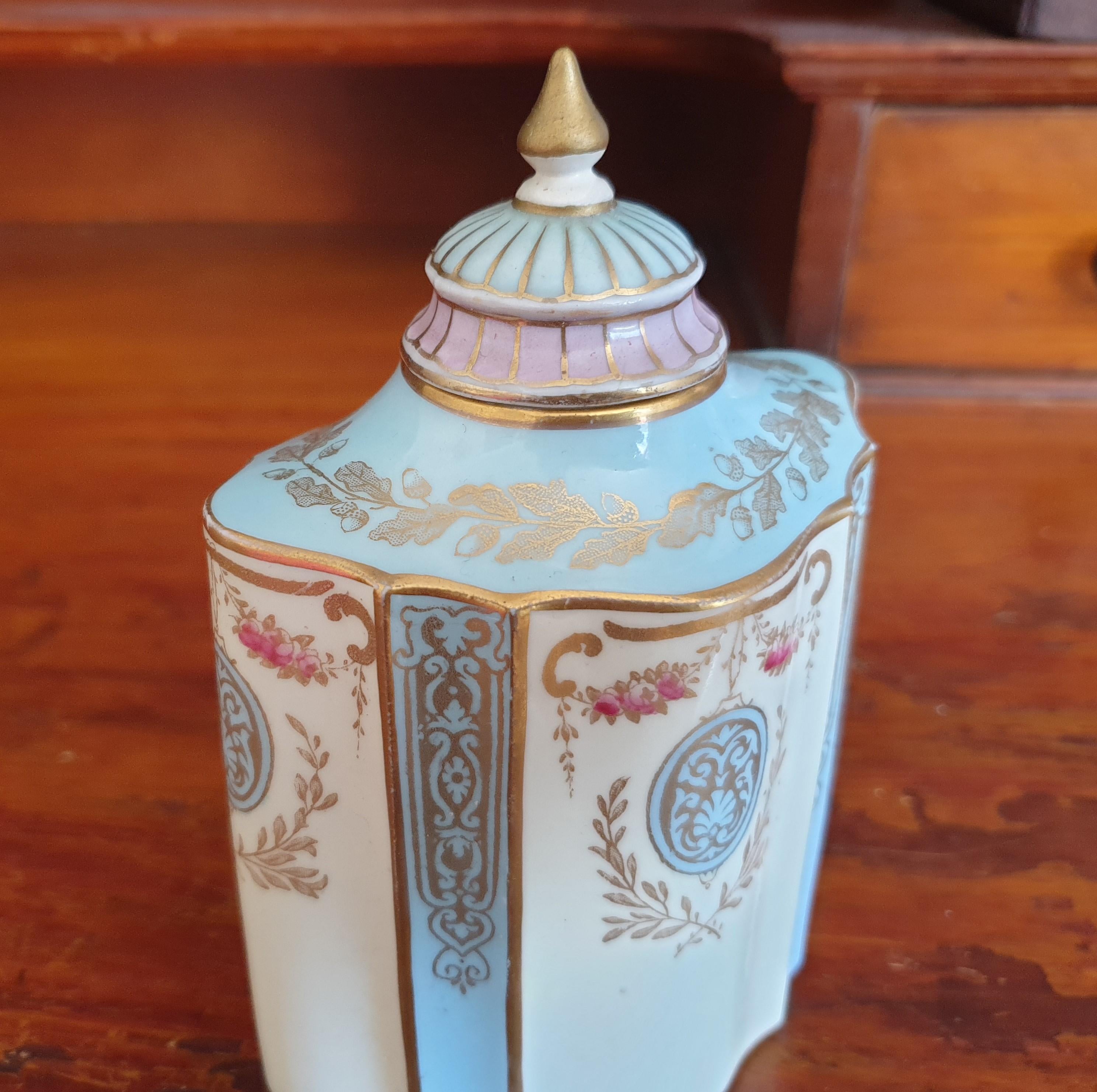 19th Century Wedgewood Tea Caddy In Excellent Condition In London, GB