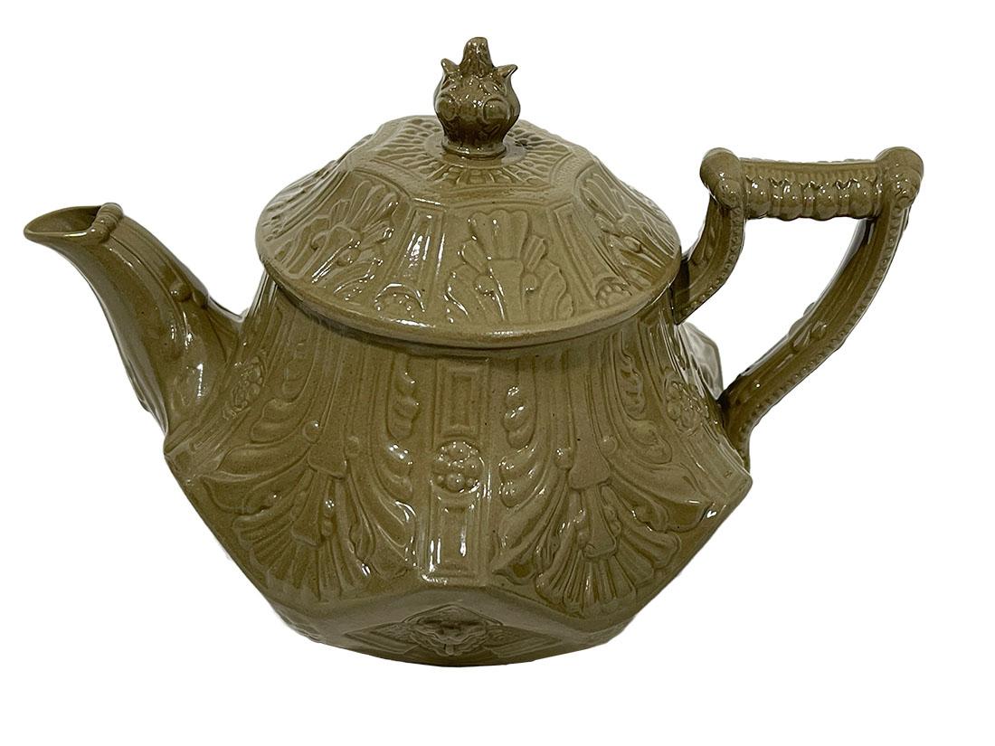 English 19th Century Wedgwood Etruria Drab Stoneware Smear-Glazed Teapot For Sale