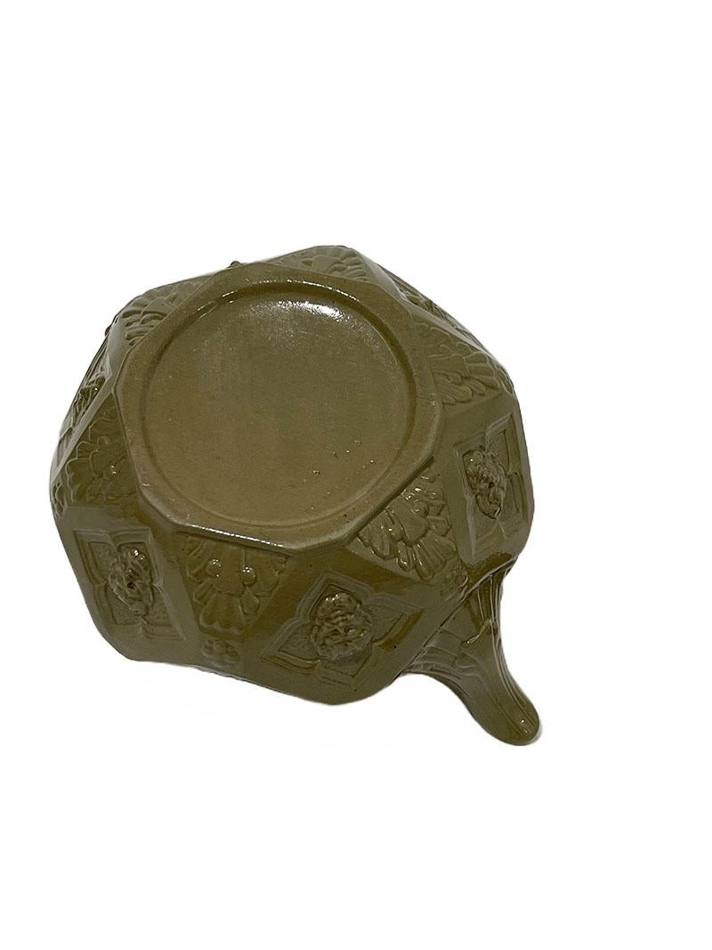 19th Century Wedgwood Etruria Drab Stoneware Smear-Glazed Teapot For Sale 2