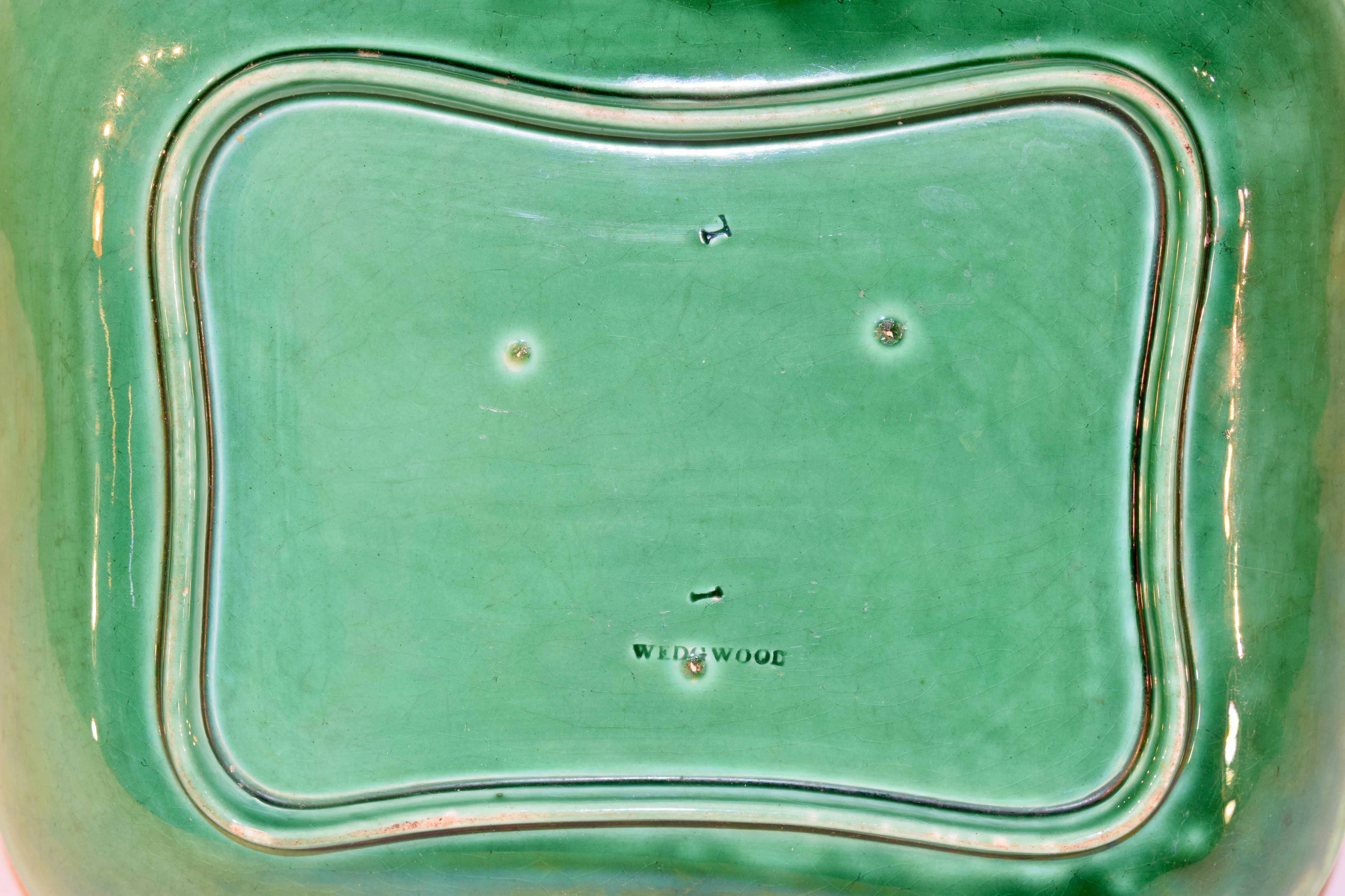 Plato de hojas de Wedgwood del siglo XIX Alfarería en venta