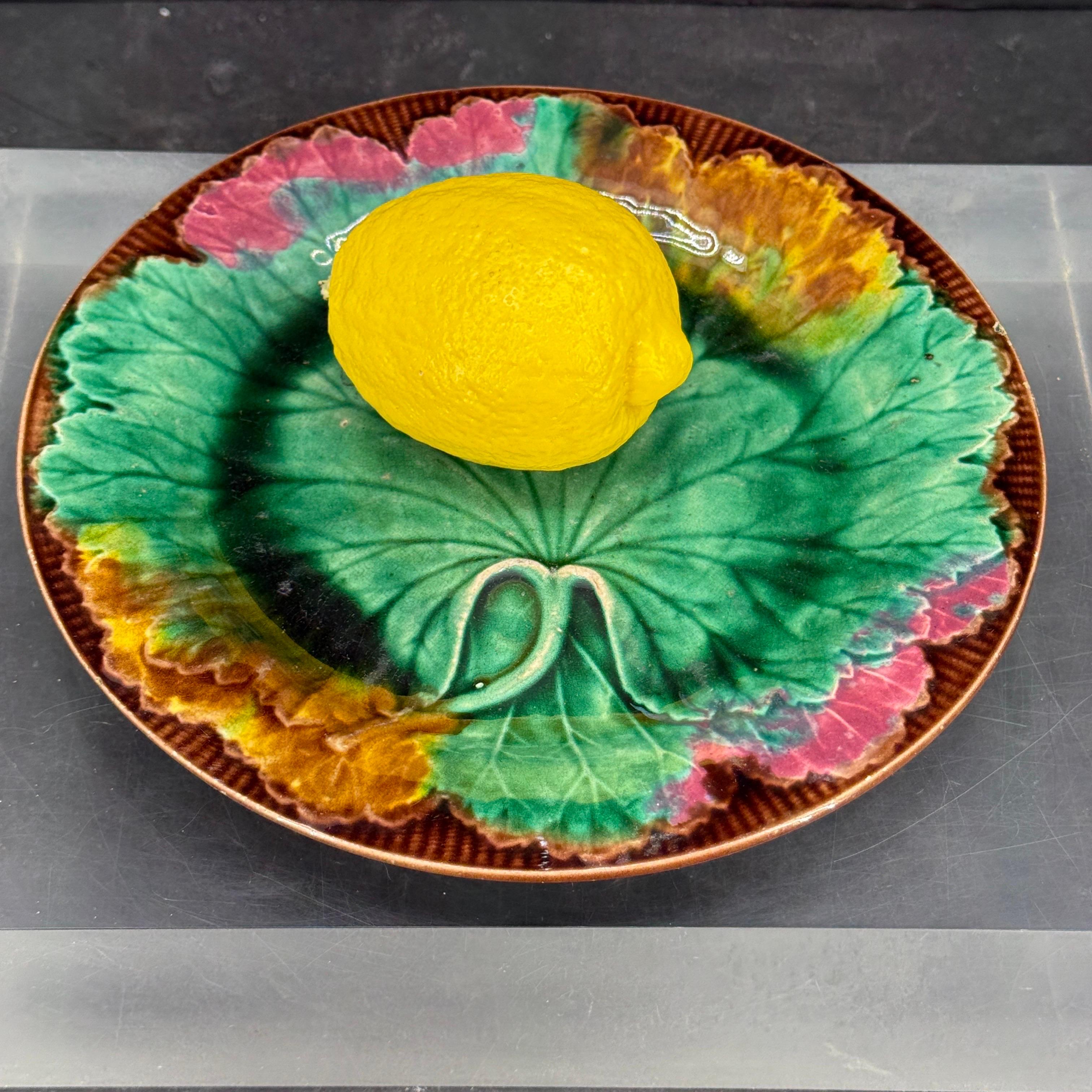 19th Century Wedgwood Majolica Cabbage Leaf Plate, England For Sale 1
