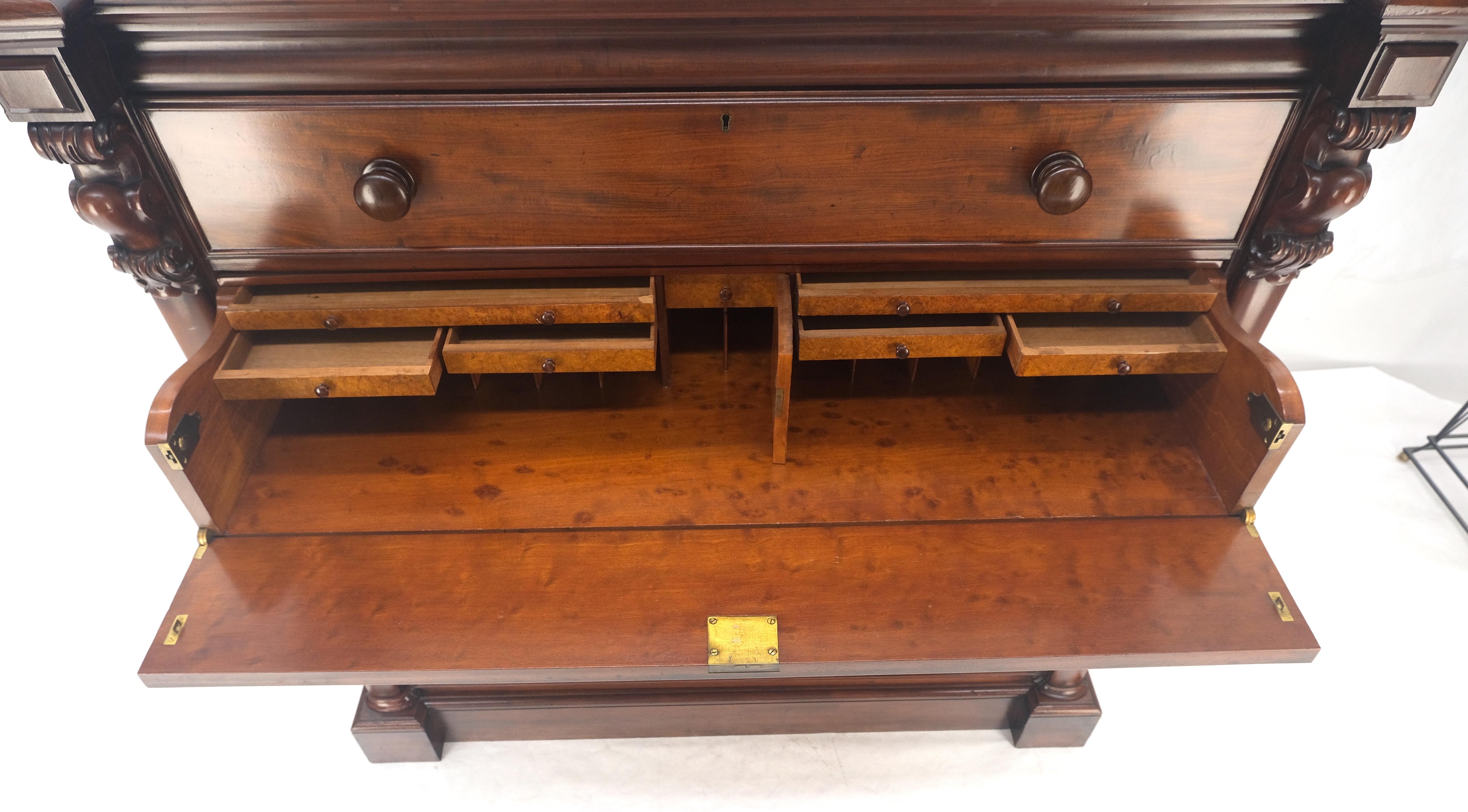 Mogano Cassettiera in mogano Wellington del XIX secolo Scrivania a coda di rondine Pulito in vendita
