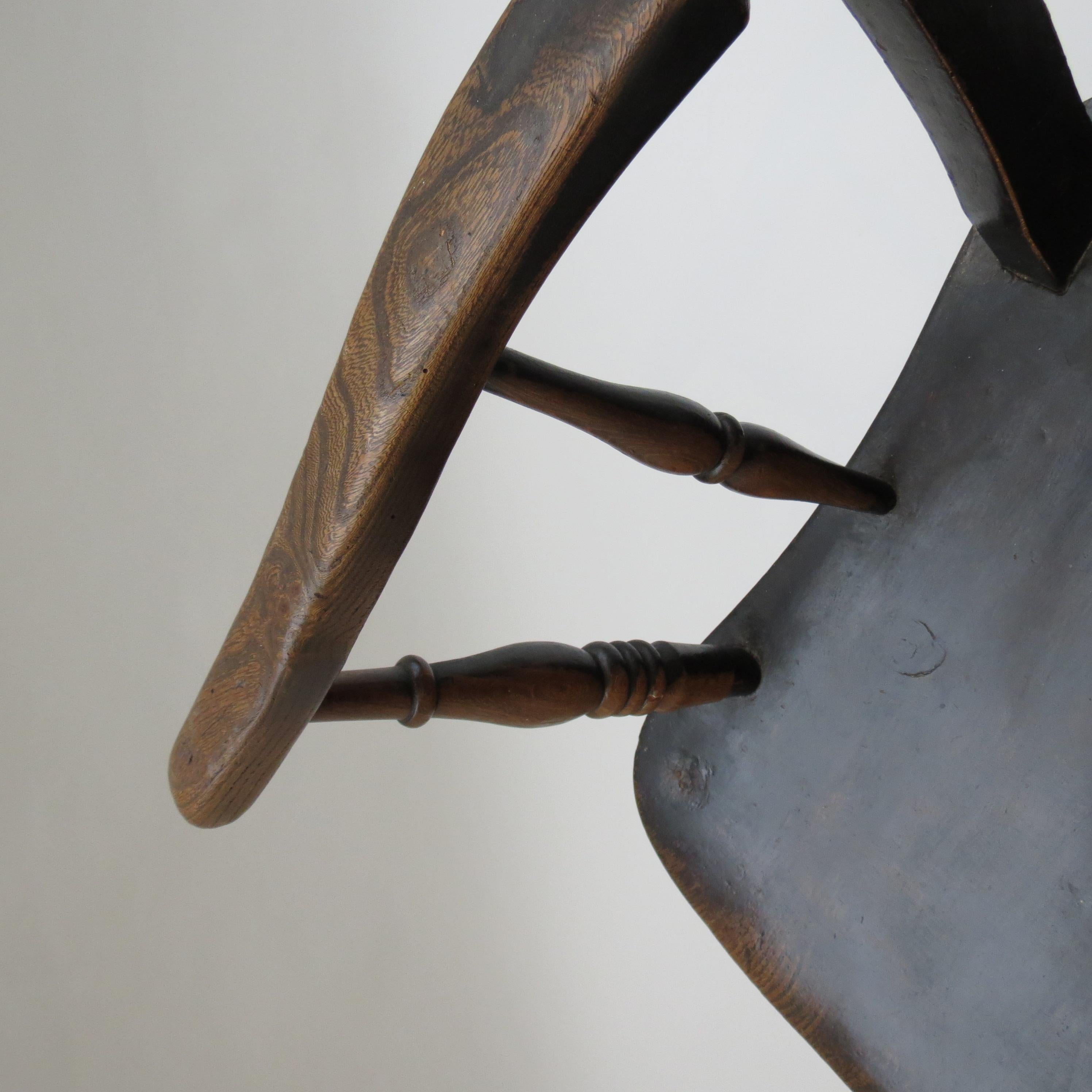 19ème siècle  Chaise Welsh Elm Folk Farmhouse en vente 3