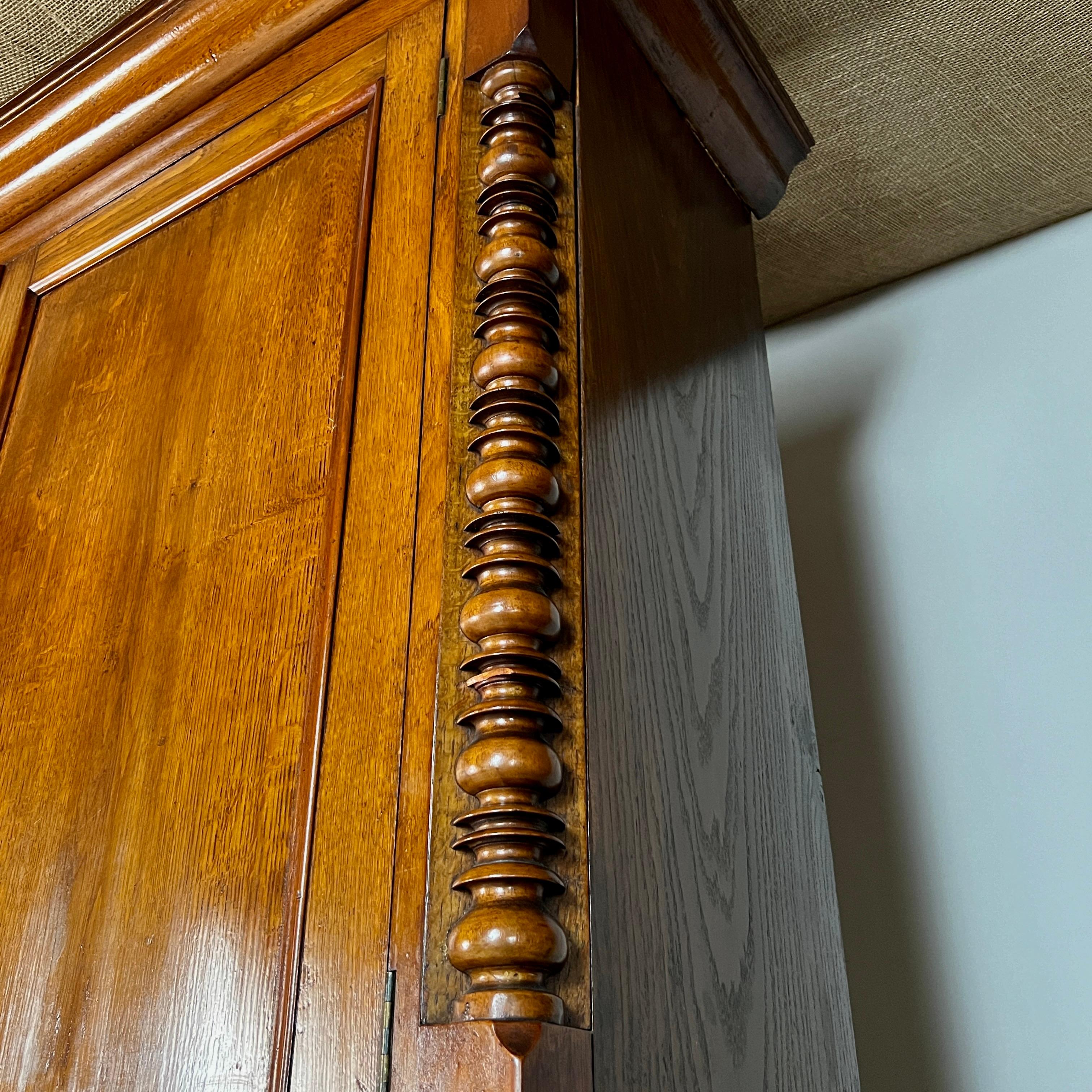 19Th Century Welsh Oak Housekeepers Cupboard Or Linen Press 3