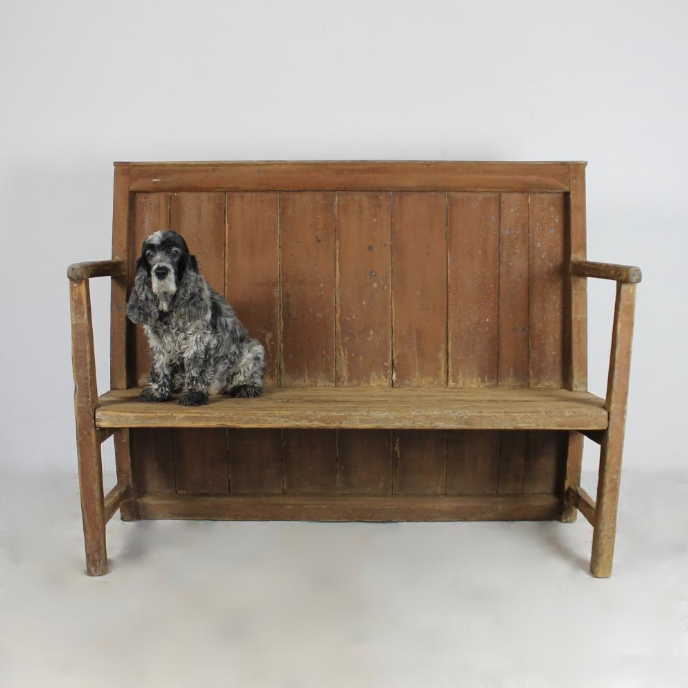 A lovely, untouched, mid-19th century dry and crusty original painted pine Welsh settle. In good condition, one old repair to a side stretcher.

Welsh, circa 1850.