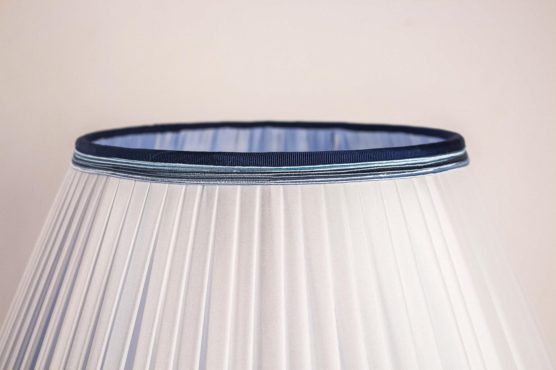 19th Century White and Blue Samson Faience Vase Converted in Table Lamp 6