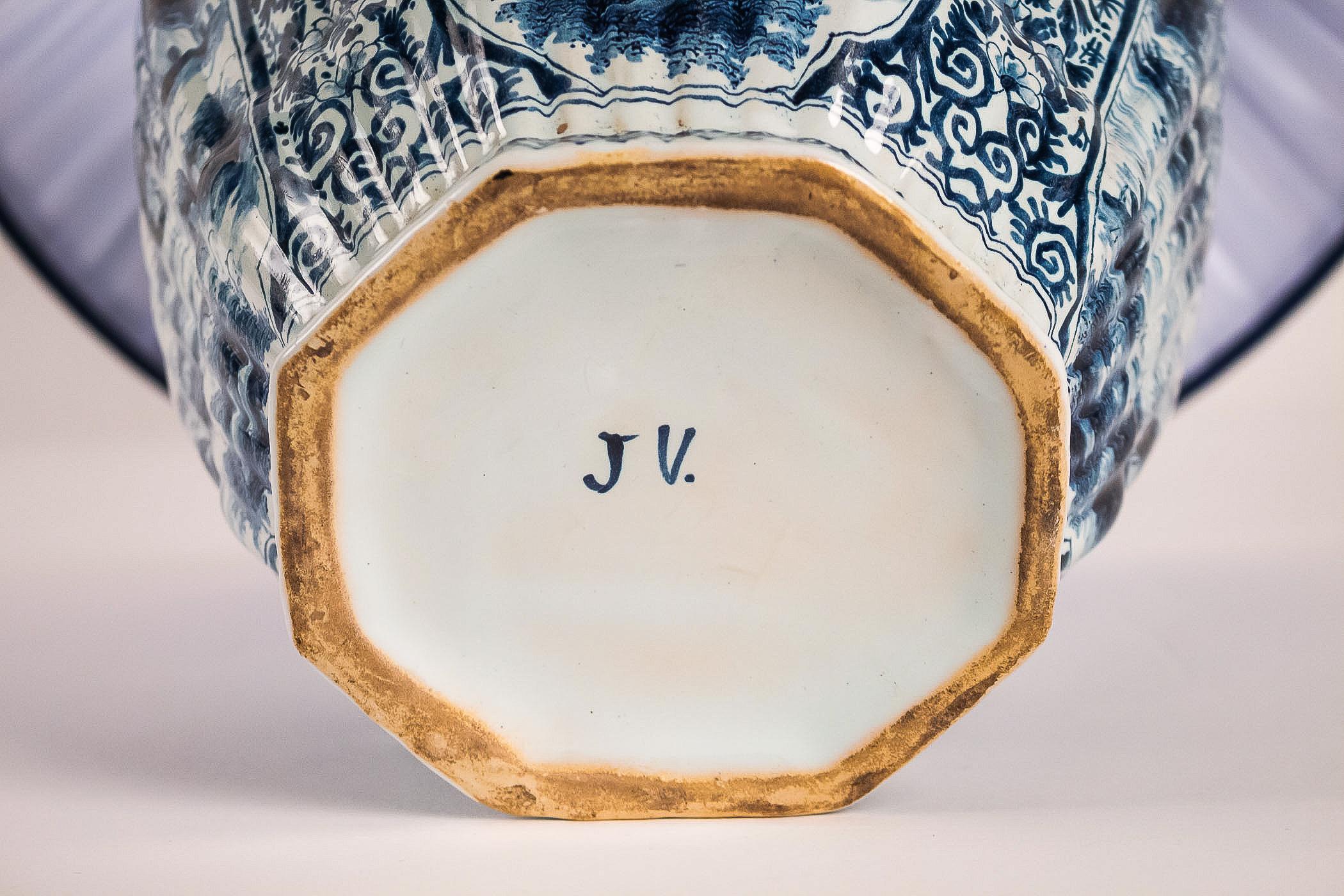 19th Century White and Blue Samson Faience Vase Converted in Table Lamp 8