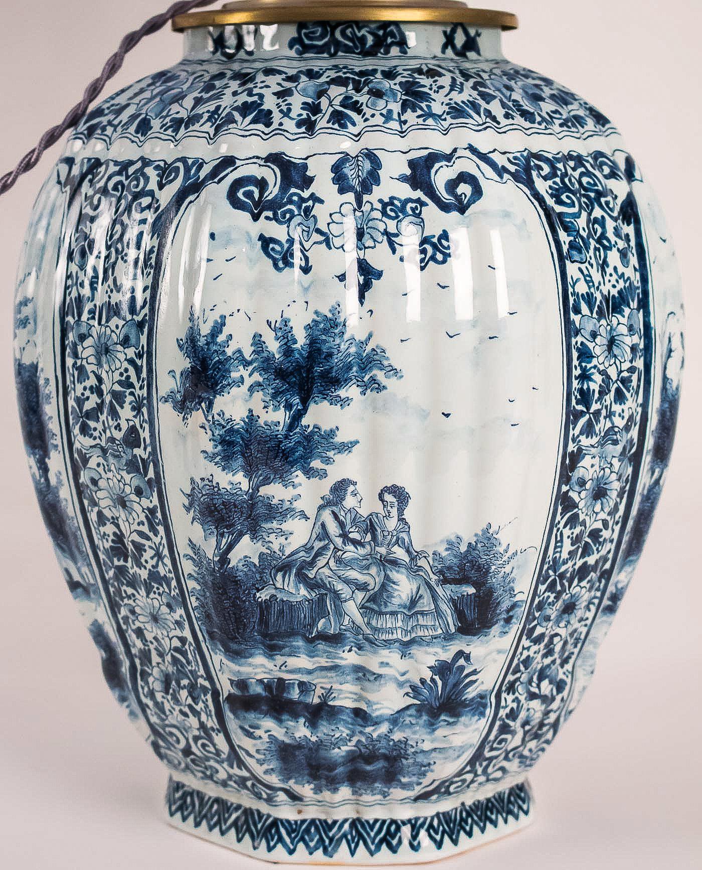 19th Century White and Blue Samson Faience Vase Converted in Table Lamp In Good Condition In Saint Ouen, FR
