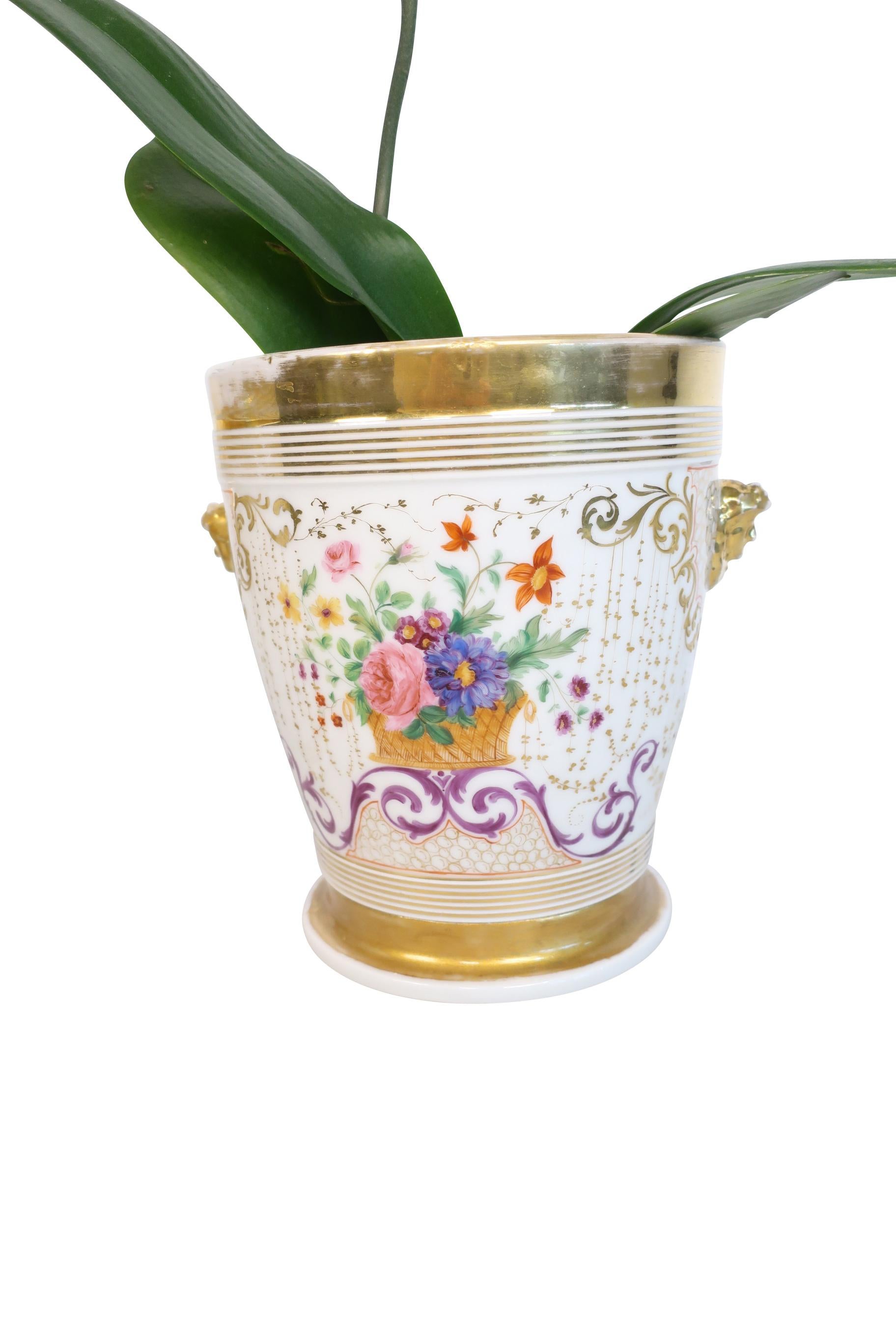 Jardinière/calèches à vent en porcelaine de Paris du 19ème siècle, blanche et à motifs floraux Bon état - En vente à Essex, MA