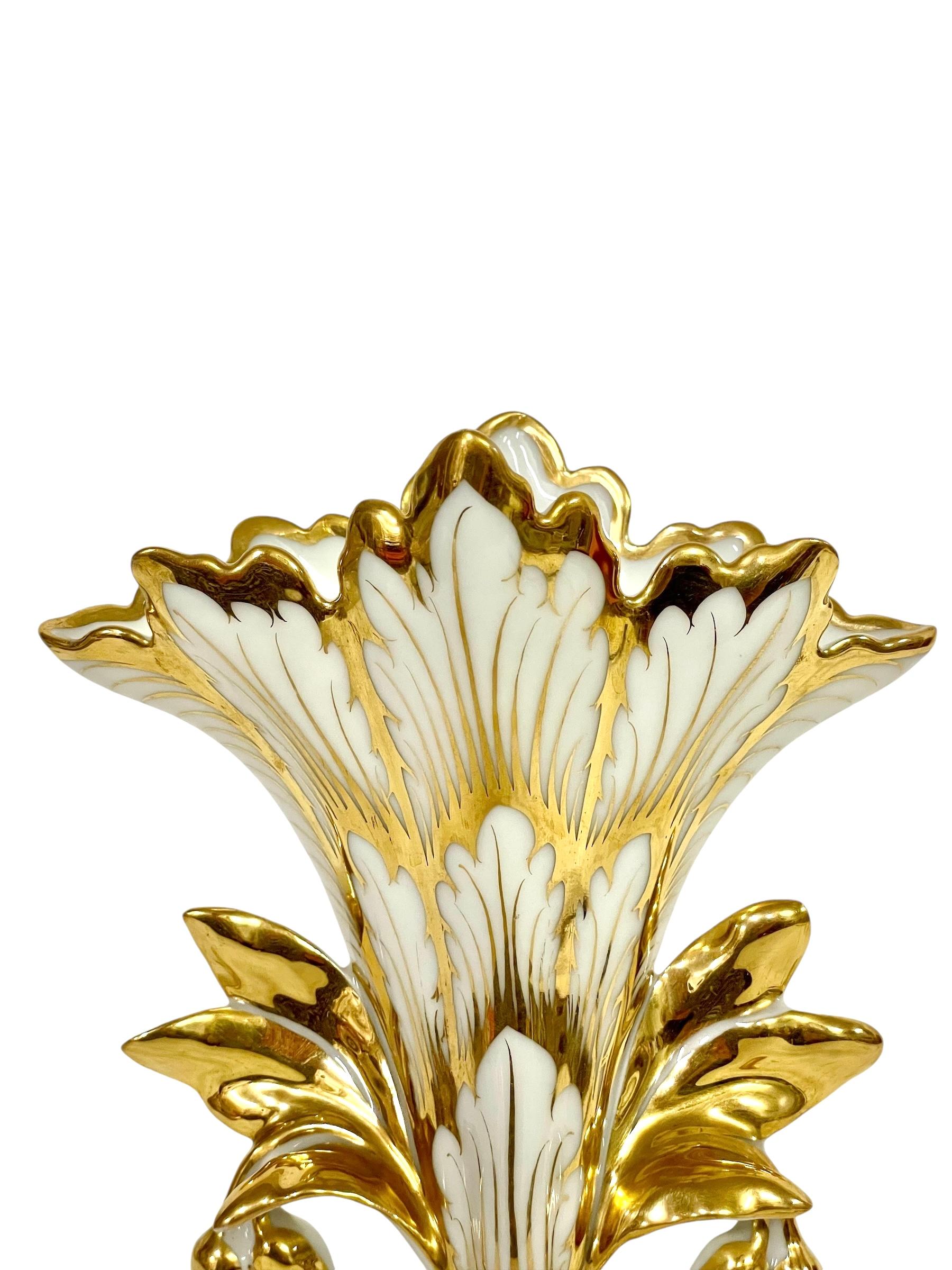 Napoleone III Vaso in porcellana bianca e oro del XIX secolo in vendita