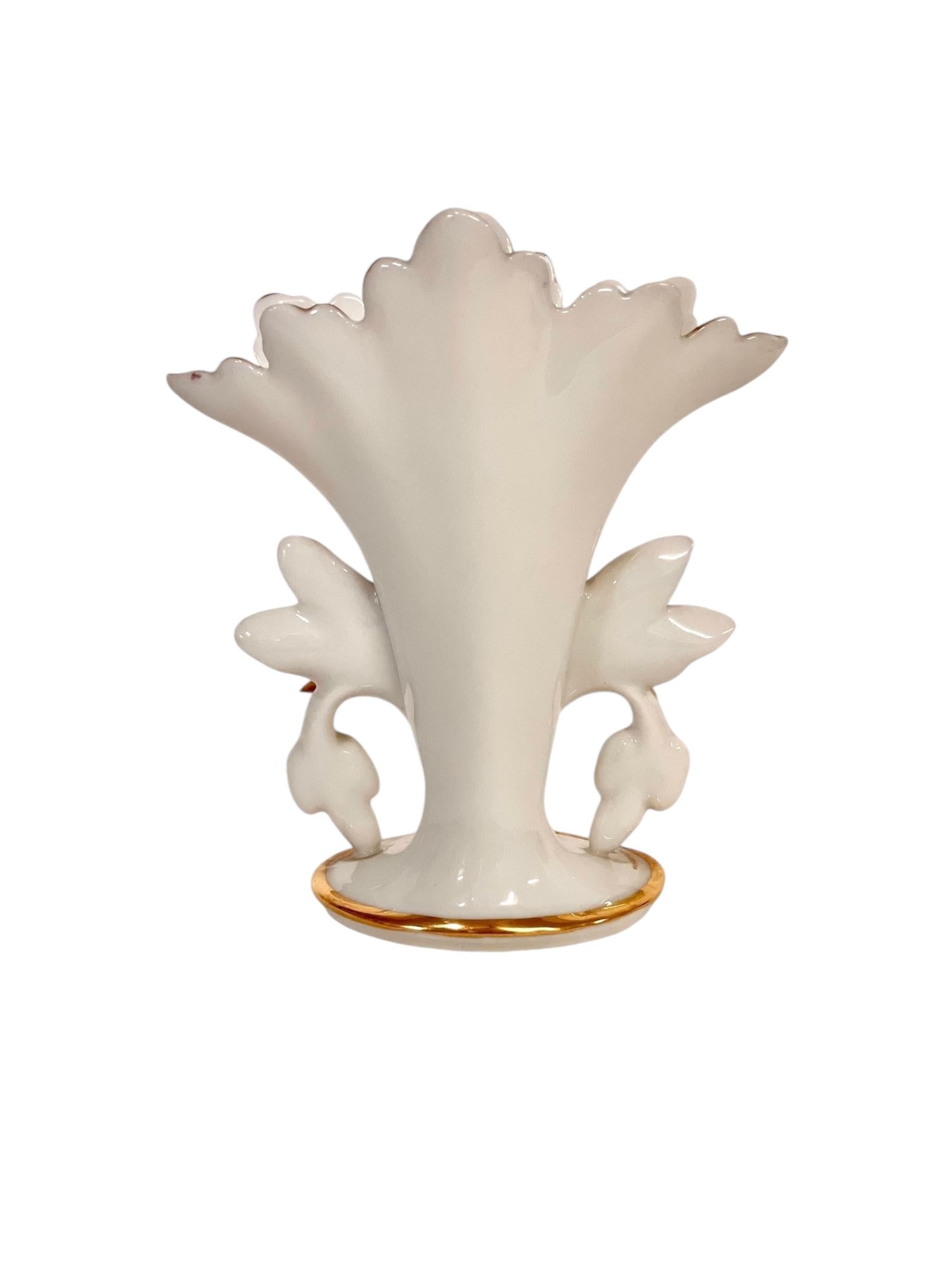Vaso in porcellana bianca e oro del XIX secolo In condizioni buone in vendita a LA CIOTAT, FR