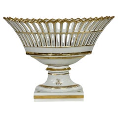Centro de mesa de porcelana blanca y dorada de París Siglo XIX