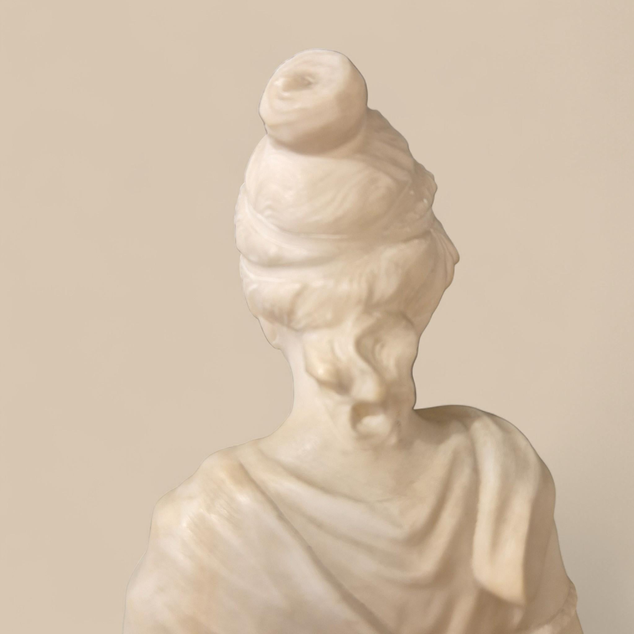 Scultura in marmo bianco di Carrara del XIX secolo - Giovane donna con una brocca in vendita 6