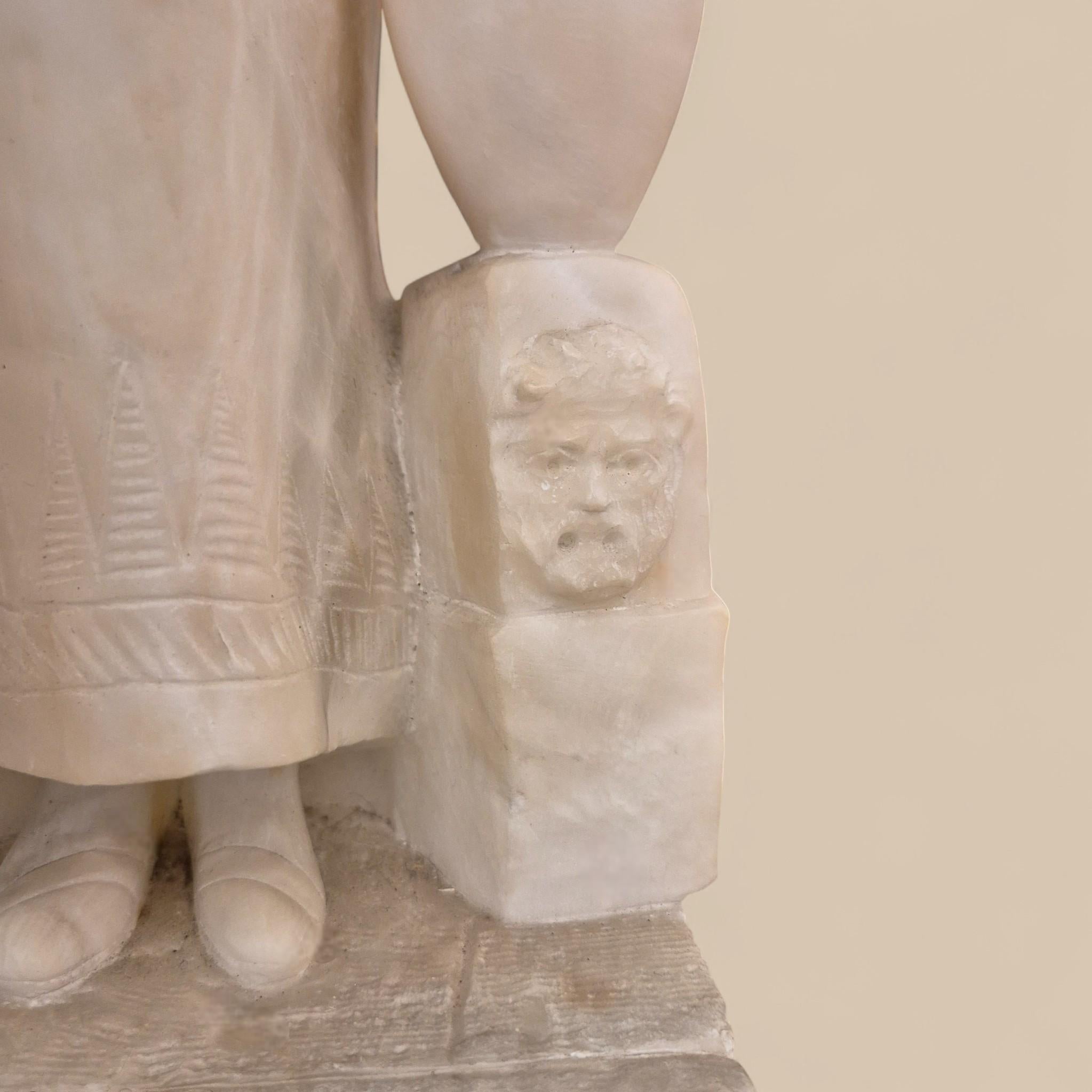 Scultura in marmo bianco di Carrara del XIX secolo - Giovane donna con una brocca in vendita 9