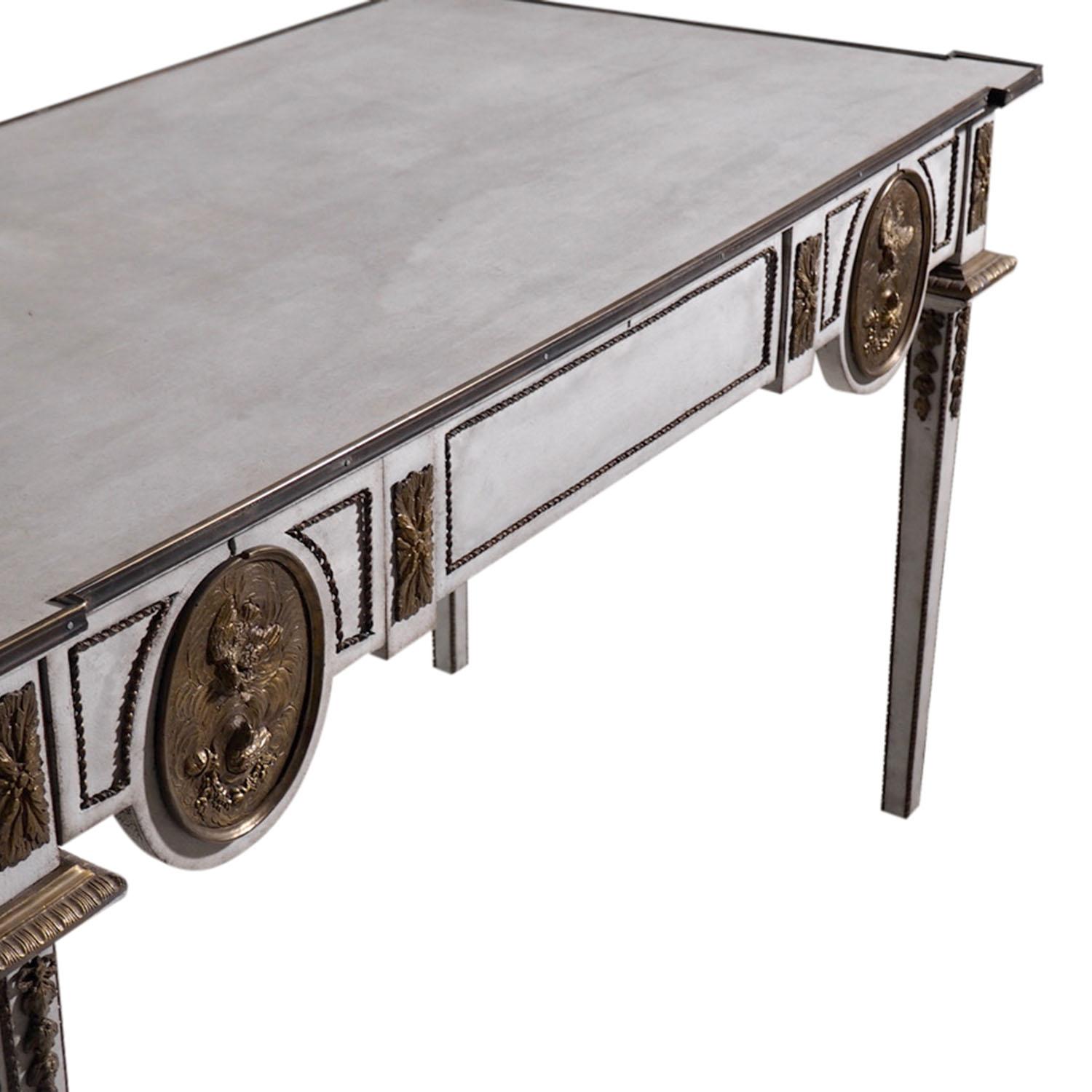 19th Century Grey French Oakwood Partners Desk - Antique Bronze Writing Table For Sale 2