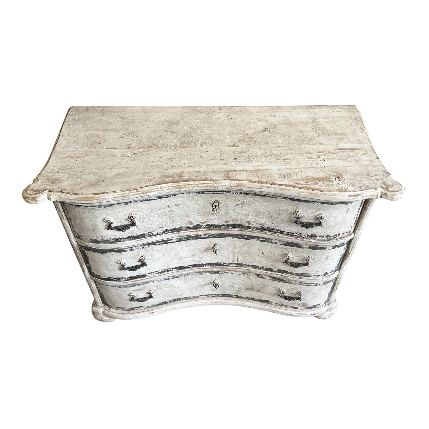 19th Century White-Grey French Pair of Pinewood Provincial Commodes, Chests For Sale 1
