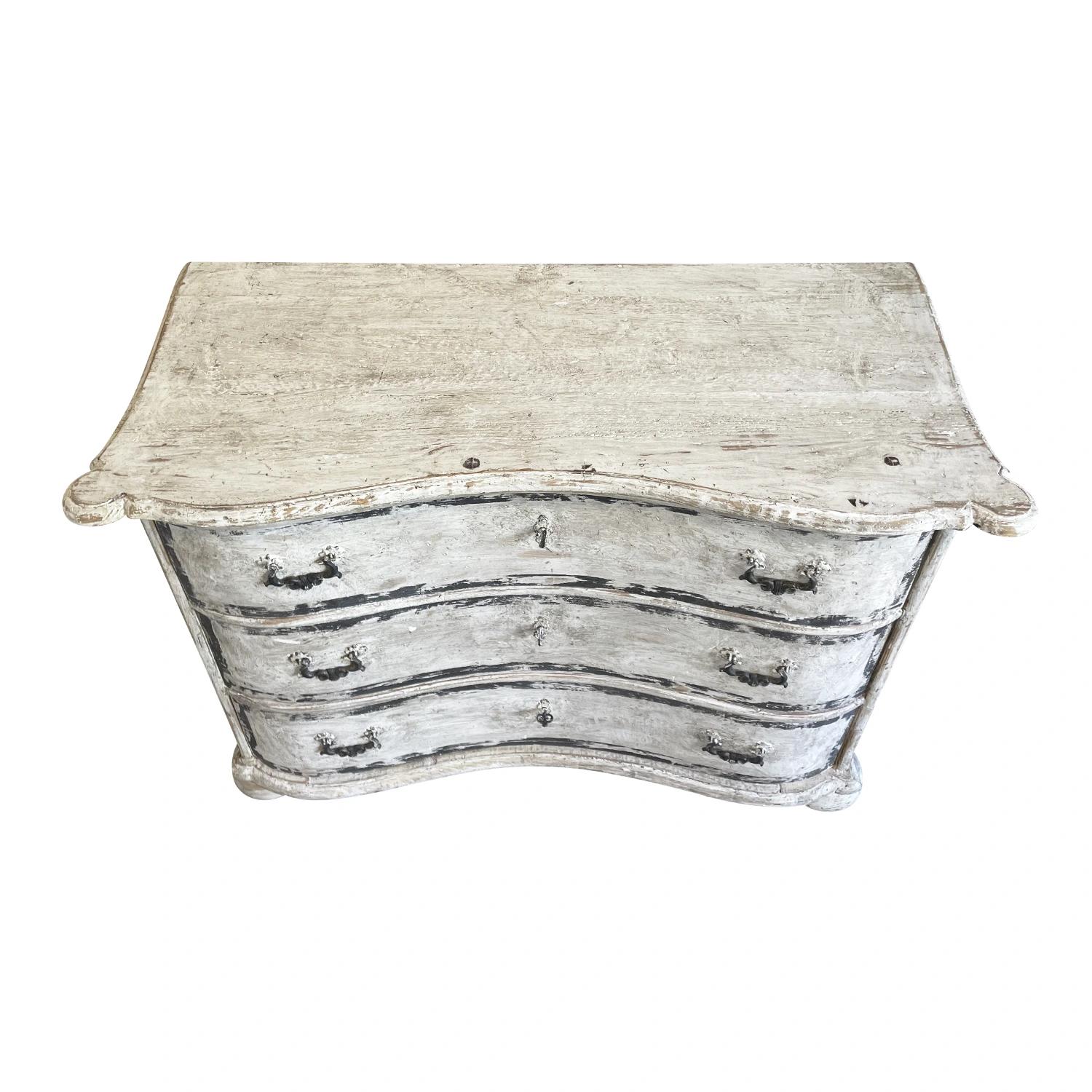 19th Century White-Grey French Pair of Pinewood Provincial Commodes, Chests For Sale 2