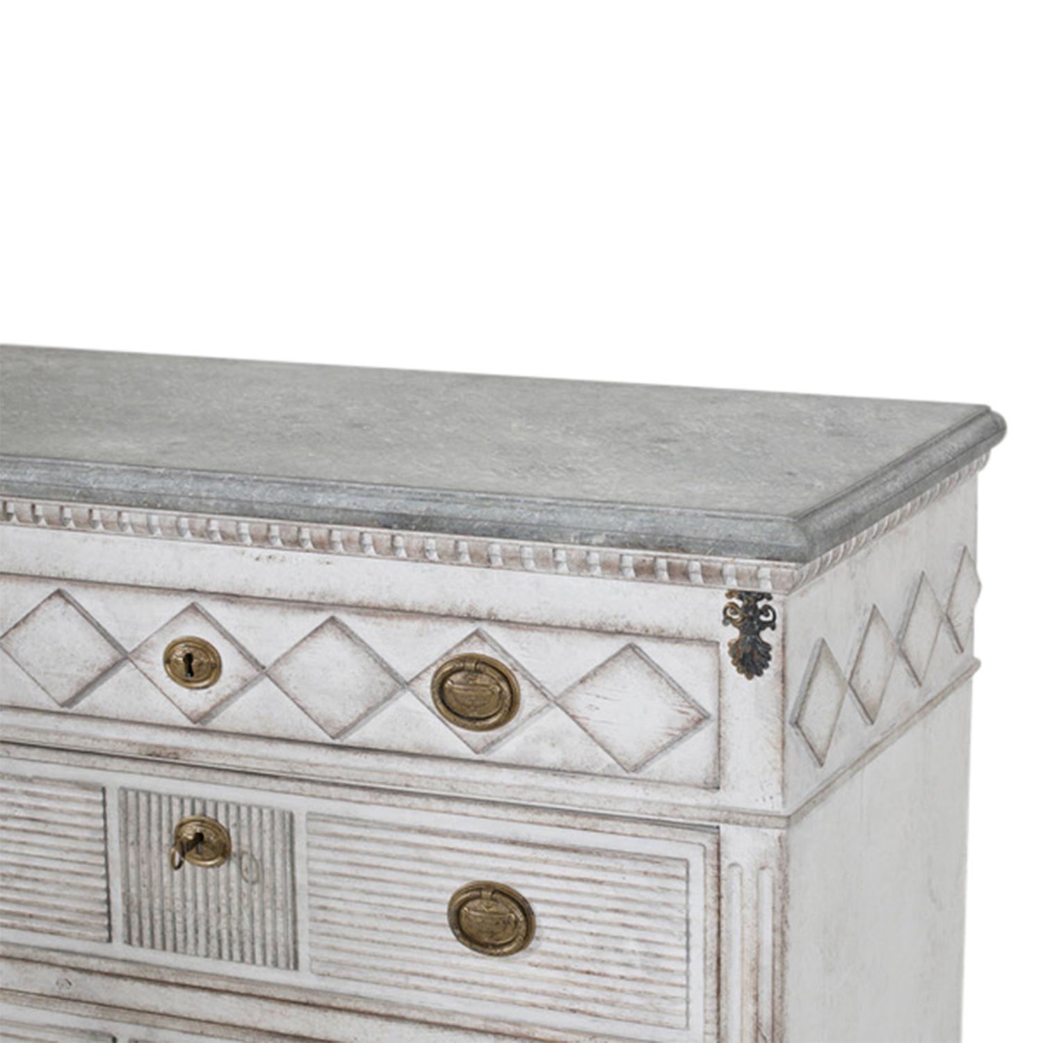19th Century White-Grey Swedish Gustavian Pair of Pinewood Chest of Drawers In Good Condition In West Palm Beach, FL