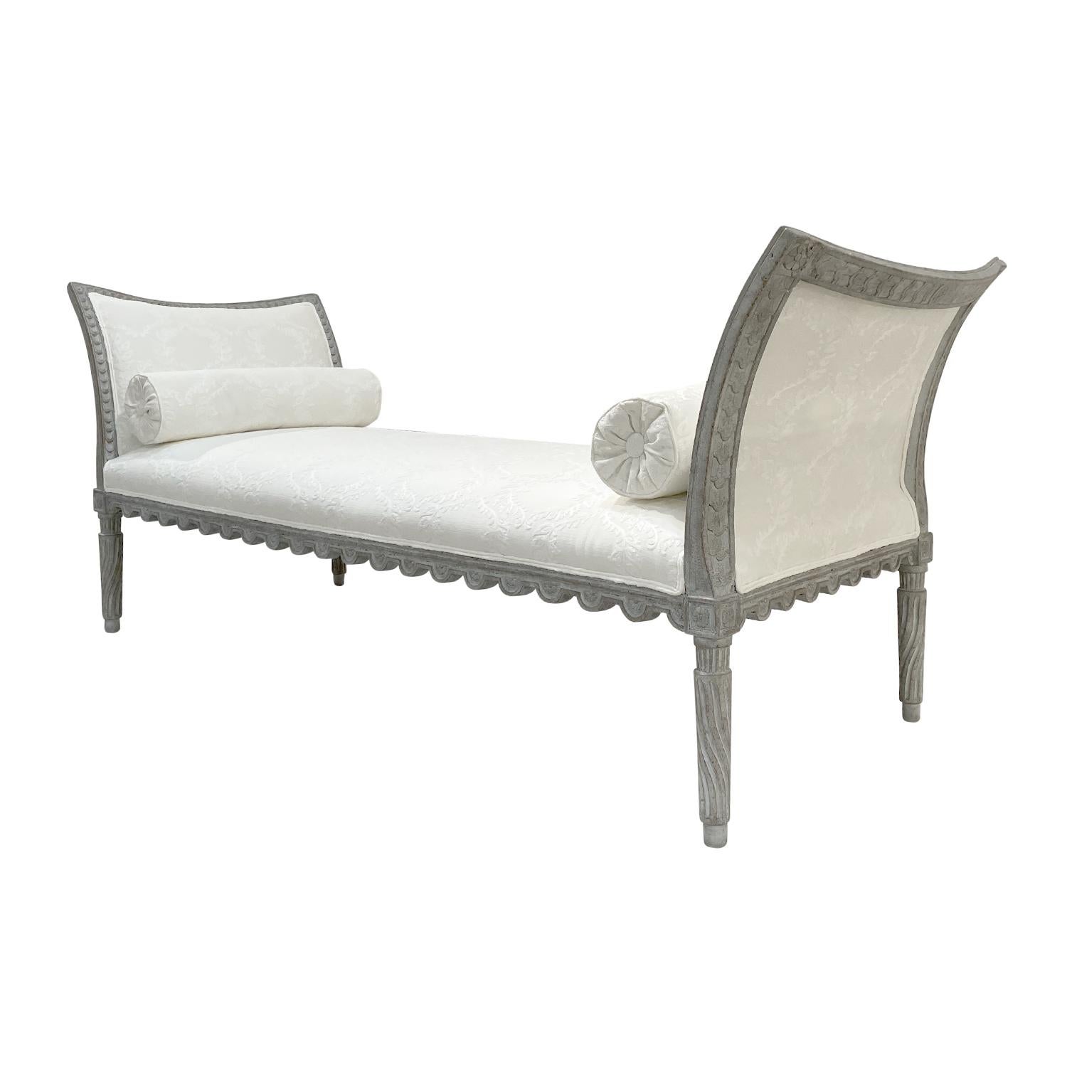 19th Century White-Grey Swedish Gustavian Sofa, Scandinavian Pinewood Daybed 1