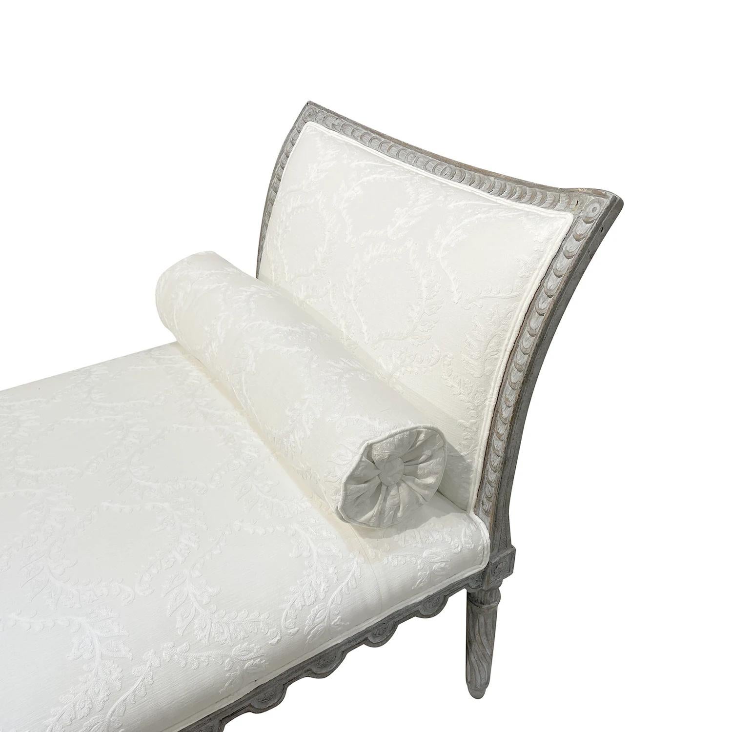 19th Century White-Grey Swedish Gustavian Sofa, Scandinavian Pinewood Daybed 3