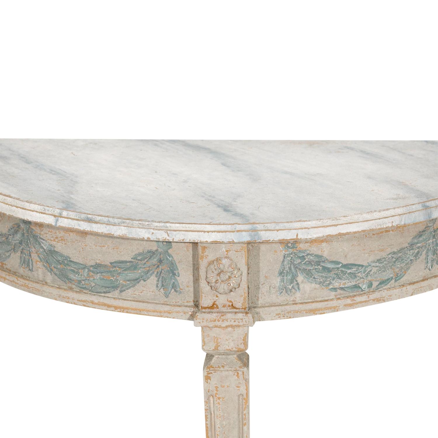 19th Century White-Grey Swedish Gustvian Pair of Painted Pinewood Console Tables In Good Condition In West Palm Beach, FL