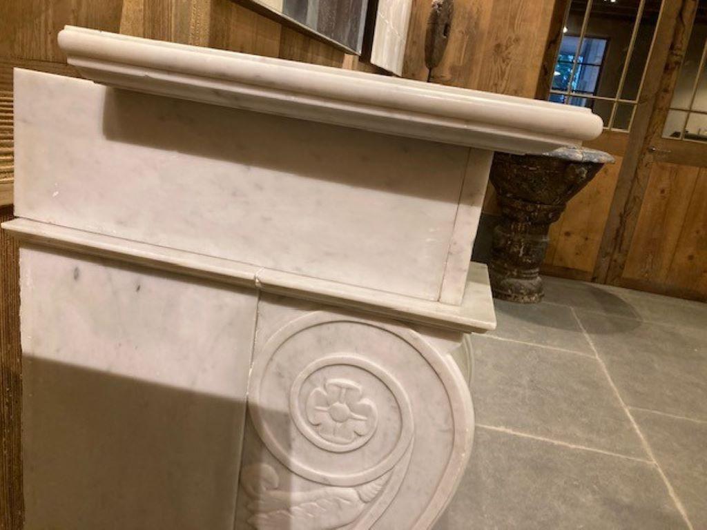 19th Century White Marble Fireplace Mantel For Sale 1
