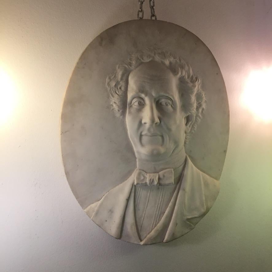 19th Century White Marble Italian Lawyer Portrait Relief In Good Condition For Sale In Milan, IT