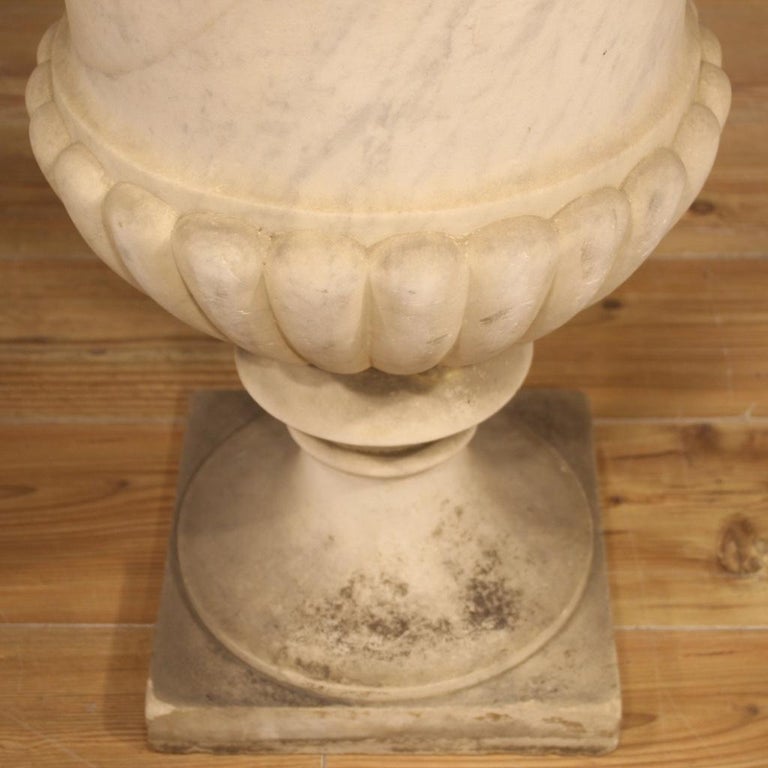 19th Century White Marble Italian Medici Vase, 1880 For Sale at 1stDibs
