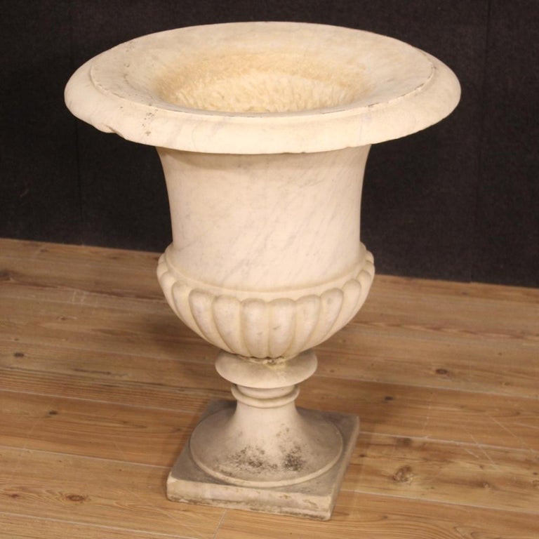 19th Century White Marble Italian Medici Vase, 1880 For Sale at 1stDibs