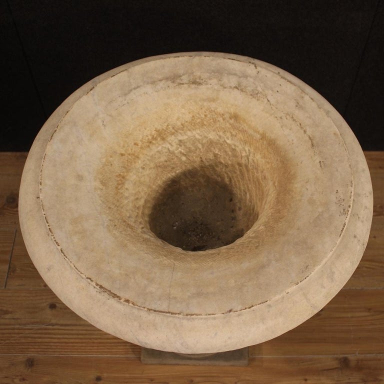 19th Century White Marble Italian Medici Vase, 1880 For Sale at 1stDibs