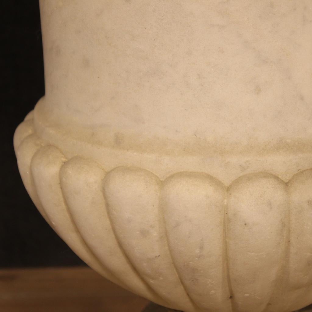Antike italienische Medici-Vase aus weißem Marmor des 19. Jahrhunderts, 1880 4