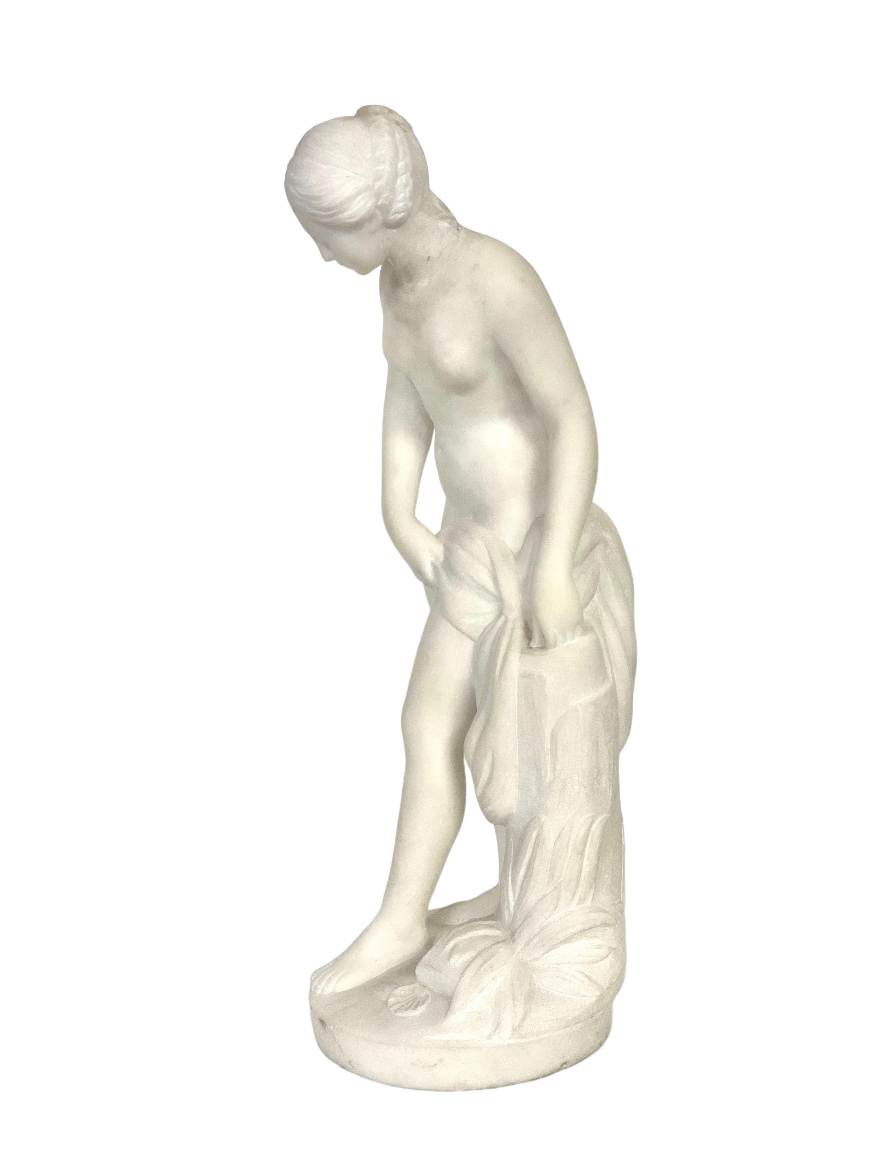 19th Century White Marble Sculpture “La Baigneuse” inspired by Falconet In Fair Condition For Sale In LA CIOTAT, FR