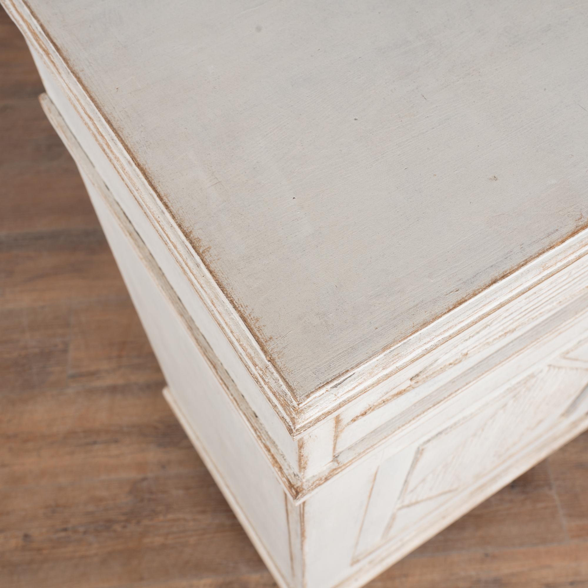19th Century White Painted Swedish Cabinet Sideboard For Sale 1