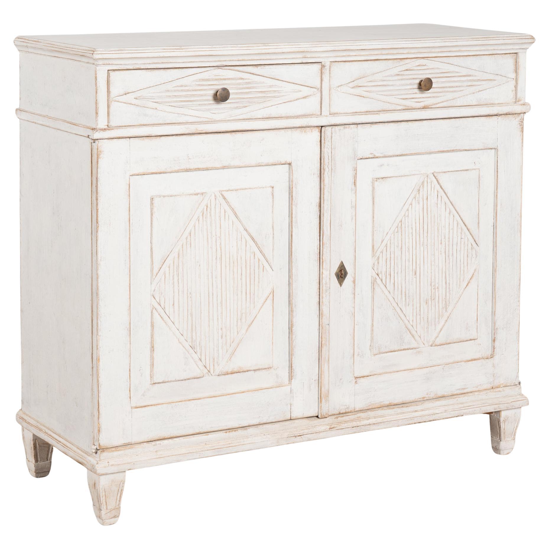Buffet de cabinet suédois peint en blanc du 19ème siècle