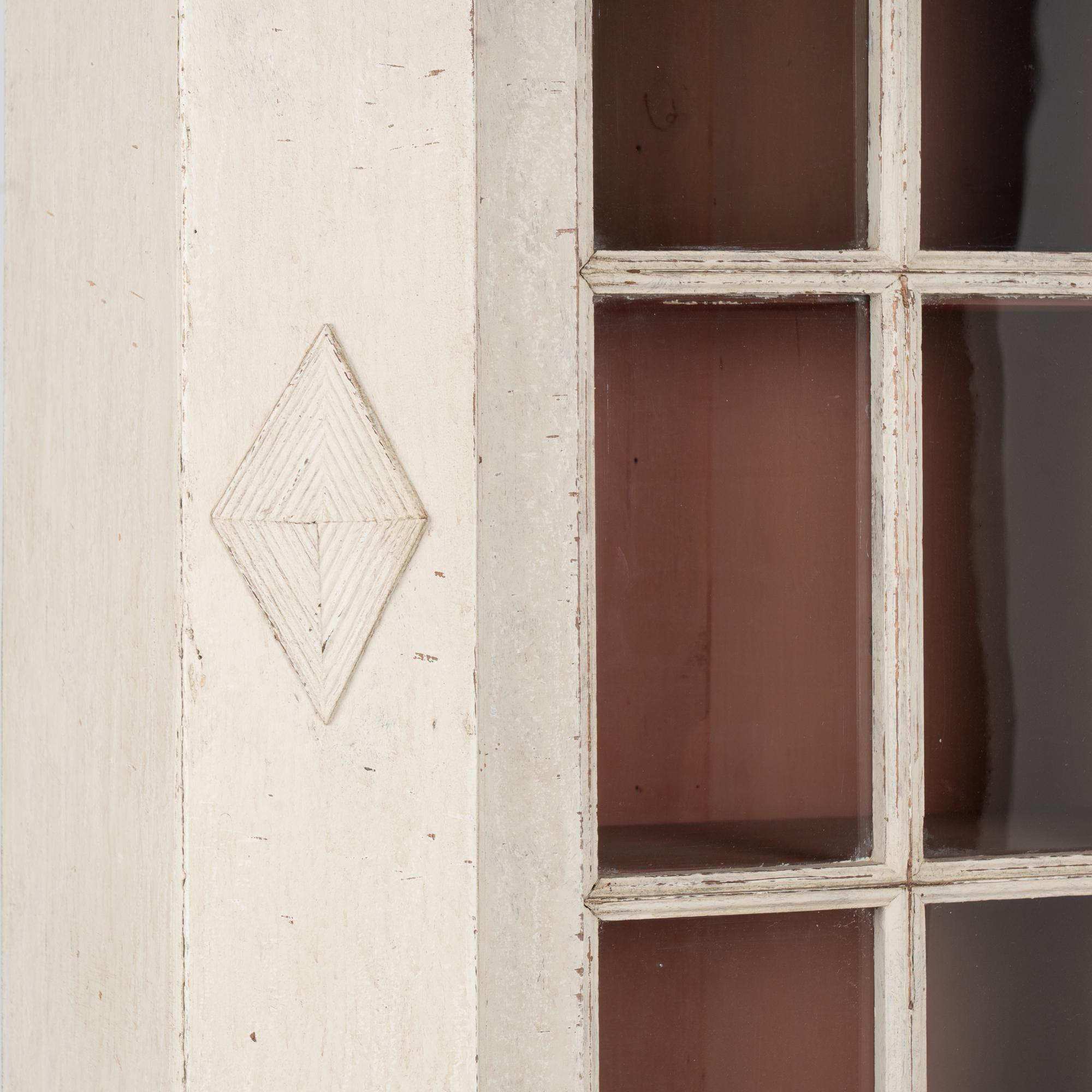 19th Century White Painted Swedish Gustavian Bookcase Display Cabinet For Sale 2