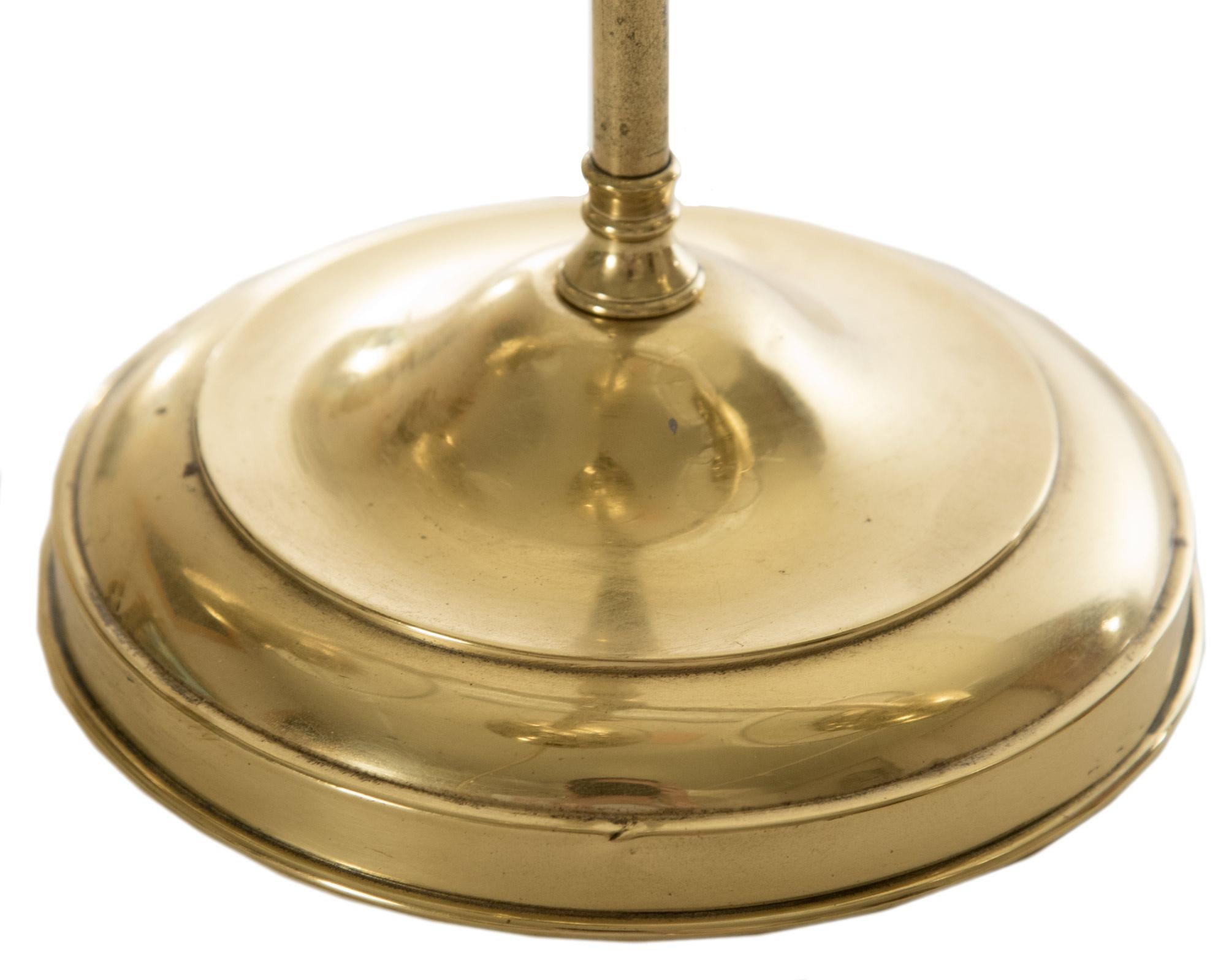 19th Century White Ribbed Case Glass Double Student Lamp In Good Condition For Sale In Salt Lake City, UT