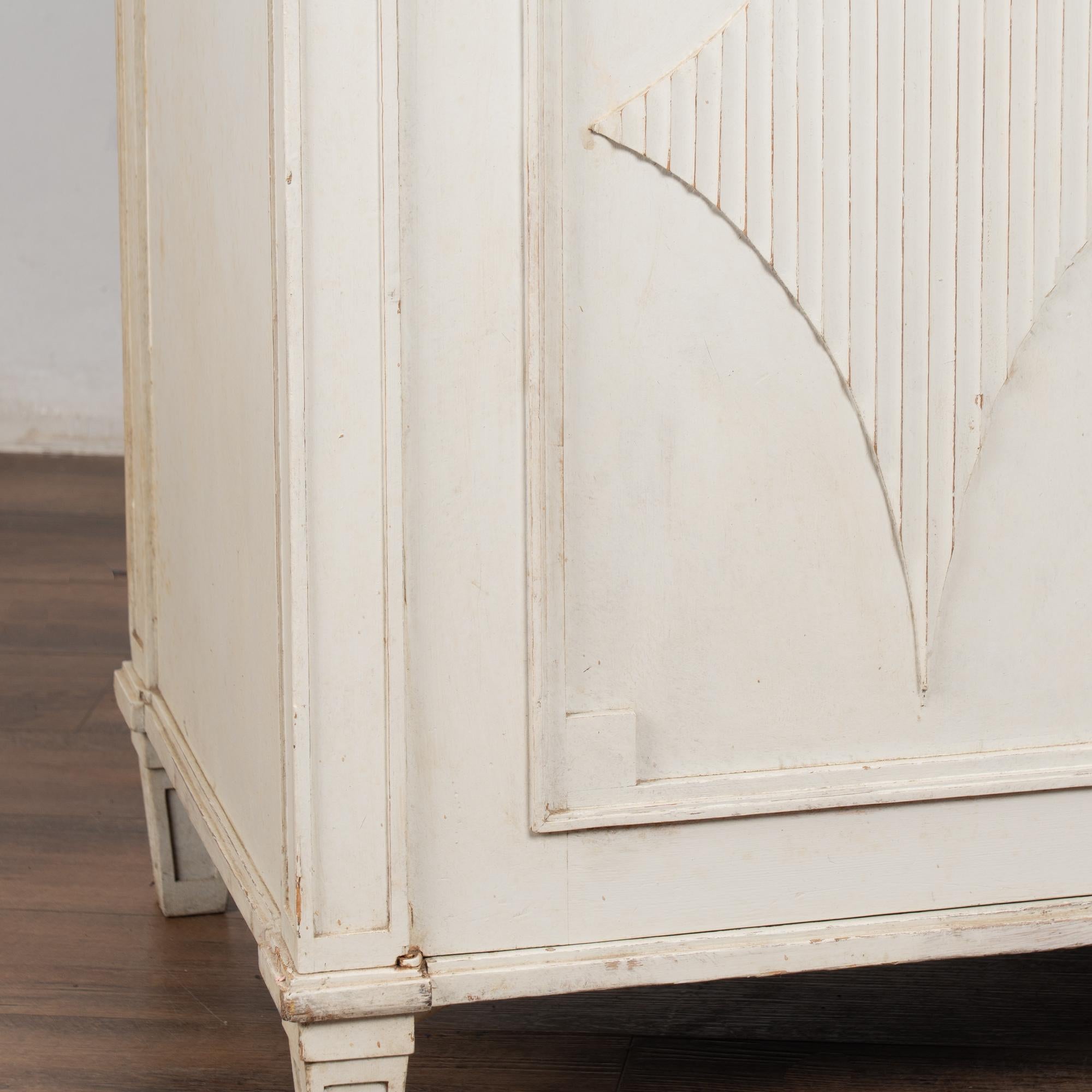 19th Century White Swedish Gustavian Sideboard Buffet Cabinet For Sale 7