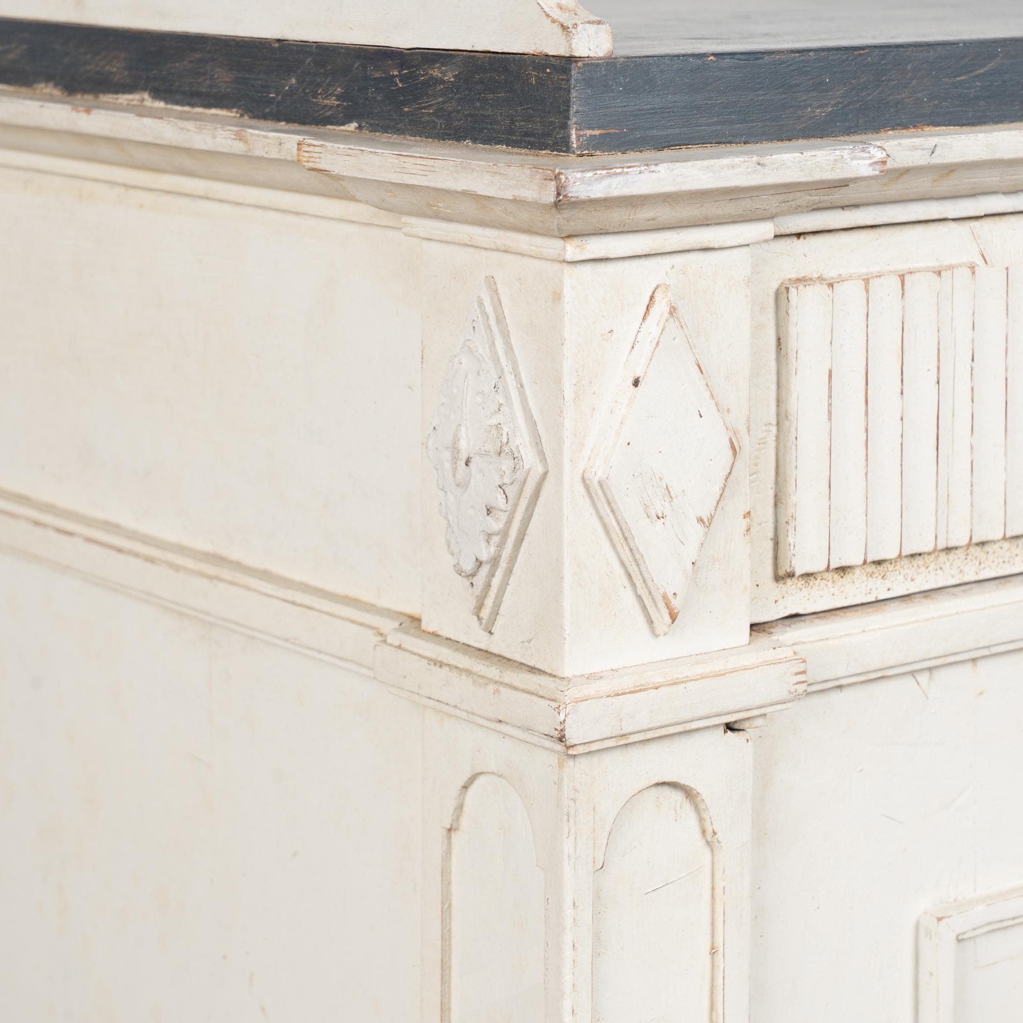 19th Century White Swedish Gustavian Sideboard Buffet Cabinet For Sale 4