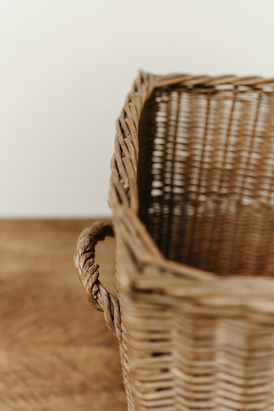 19th century wicker laundry basket  For Sale 5