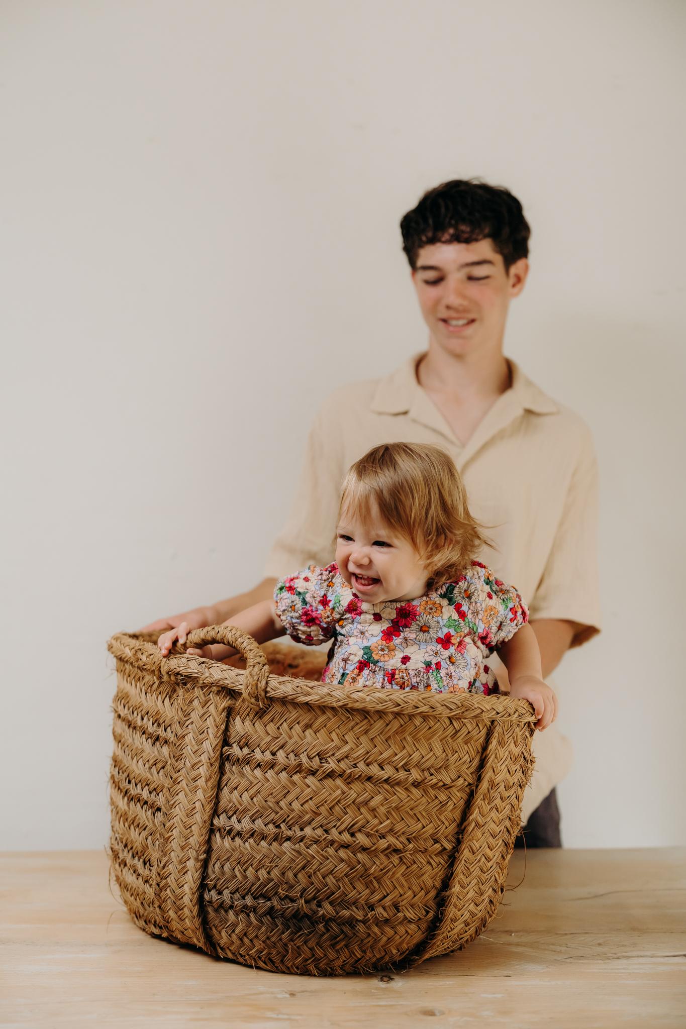 Panier en osier tressé du 19ème siècle ... en vente 3