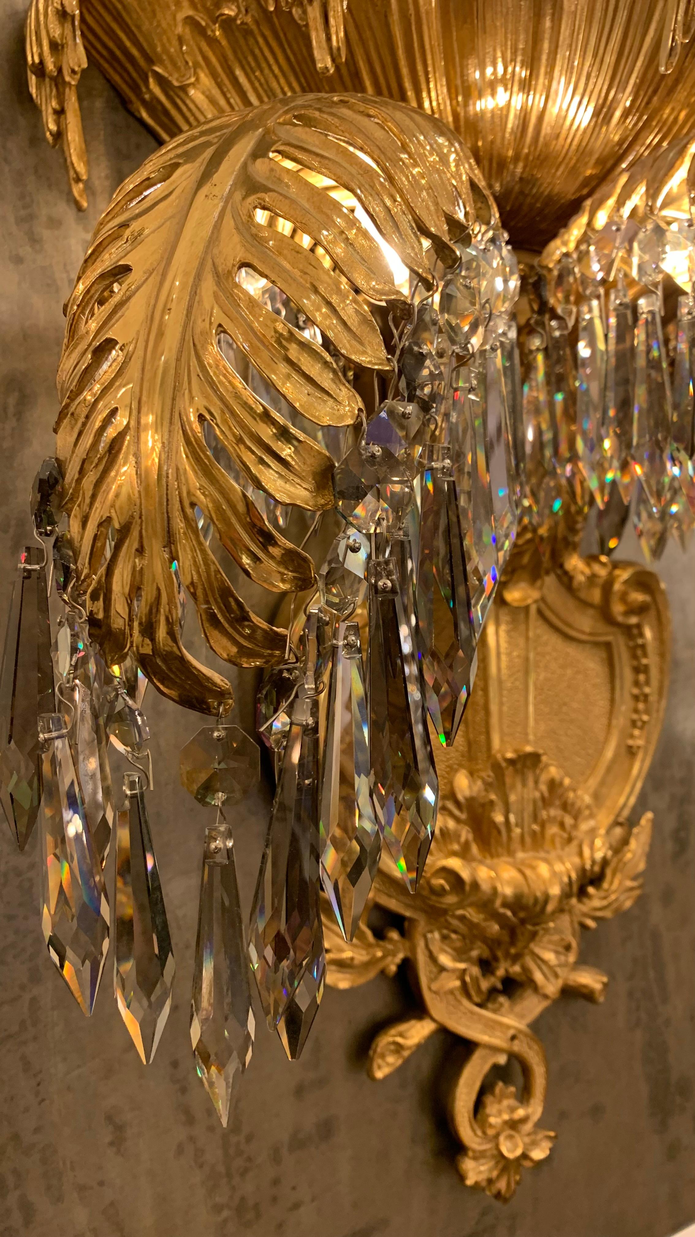 19. Jahrhundert Wien Wandlampe mit 7 Lights in antiker Bronze und Kristall (Wiener Secession) im Angebot