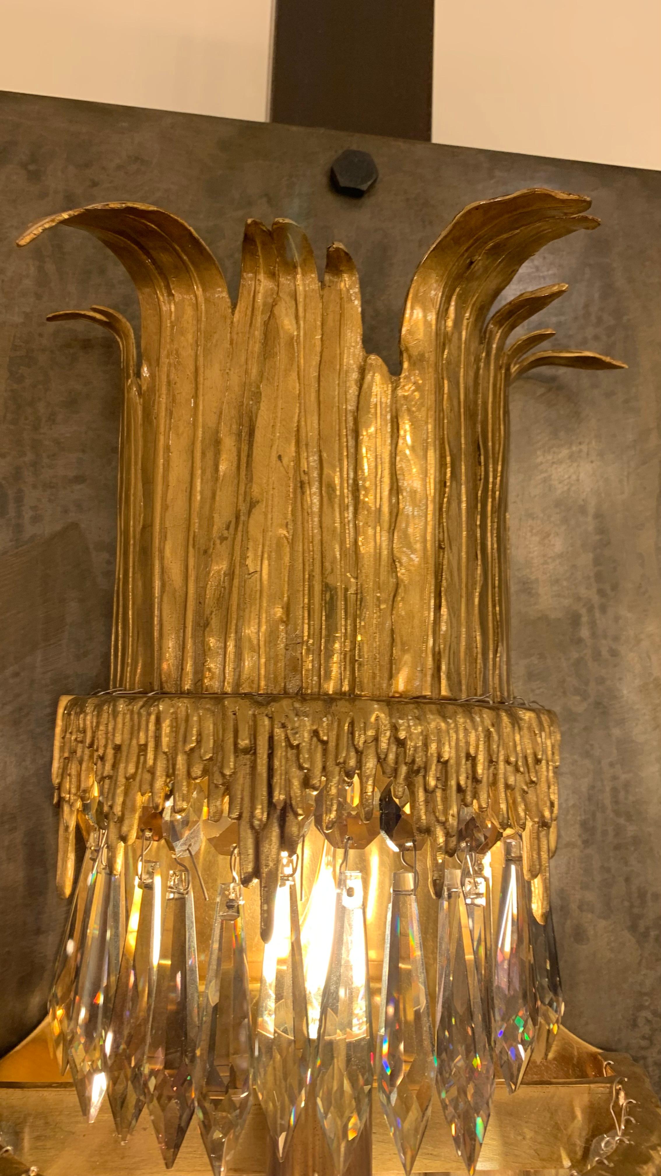 19. Jahrhundert Wien Wandlampe mit 7 Lights in antiker Bronze und Kristall im Angebot 1