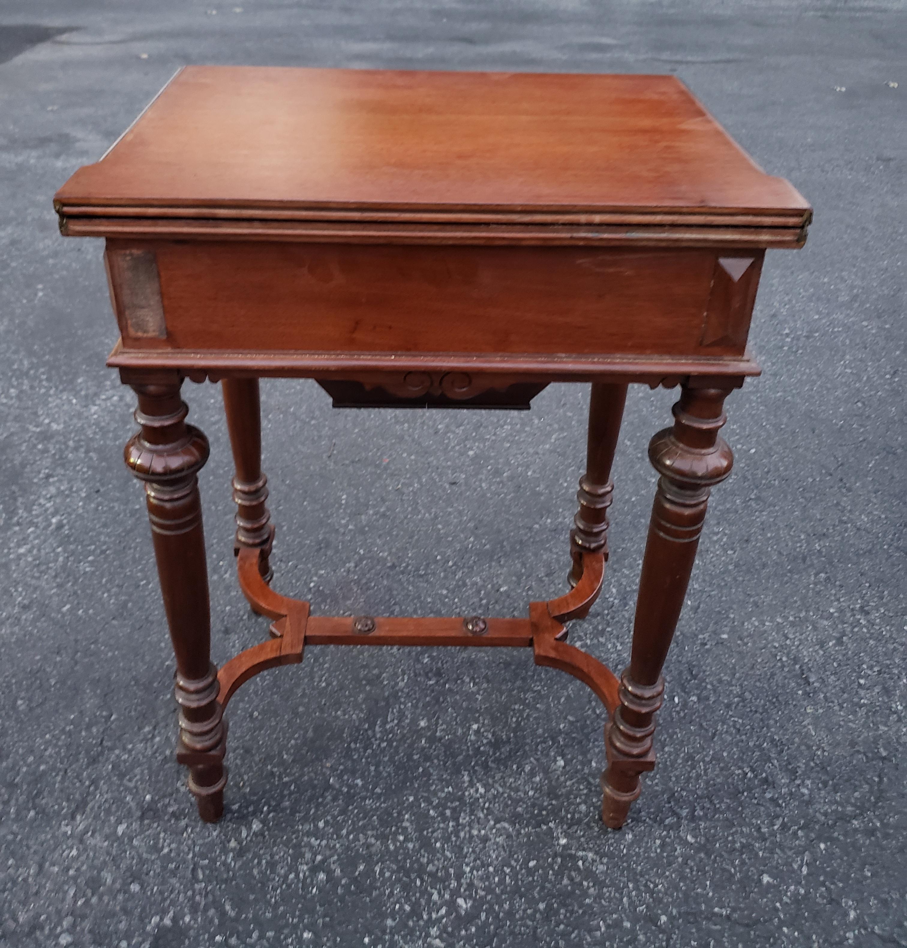 19th Century William and Mary Mahogany  Two-Drawer Sewing Table or Side Table For Sale 7