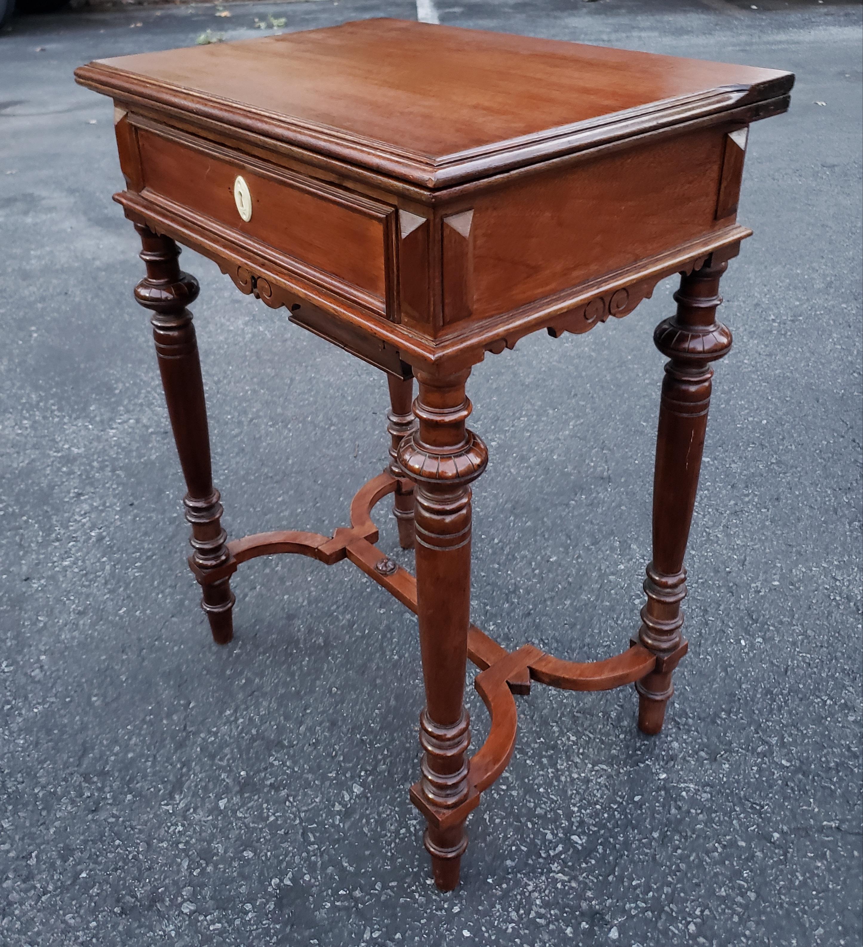 Varnished 19th Century William and Mary Mahogany  Two-Drawer Sewing Table or Side Table For Sale