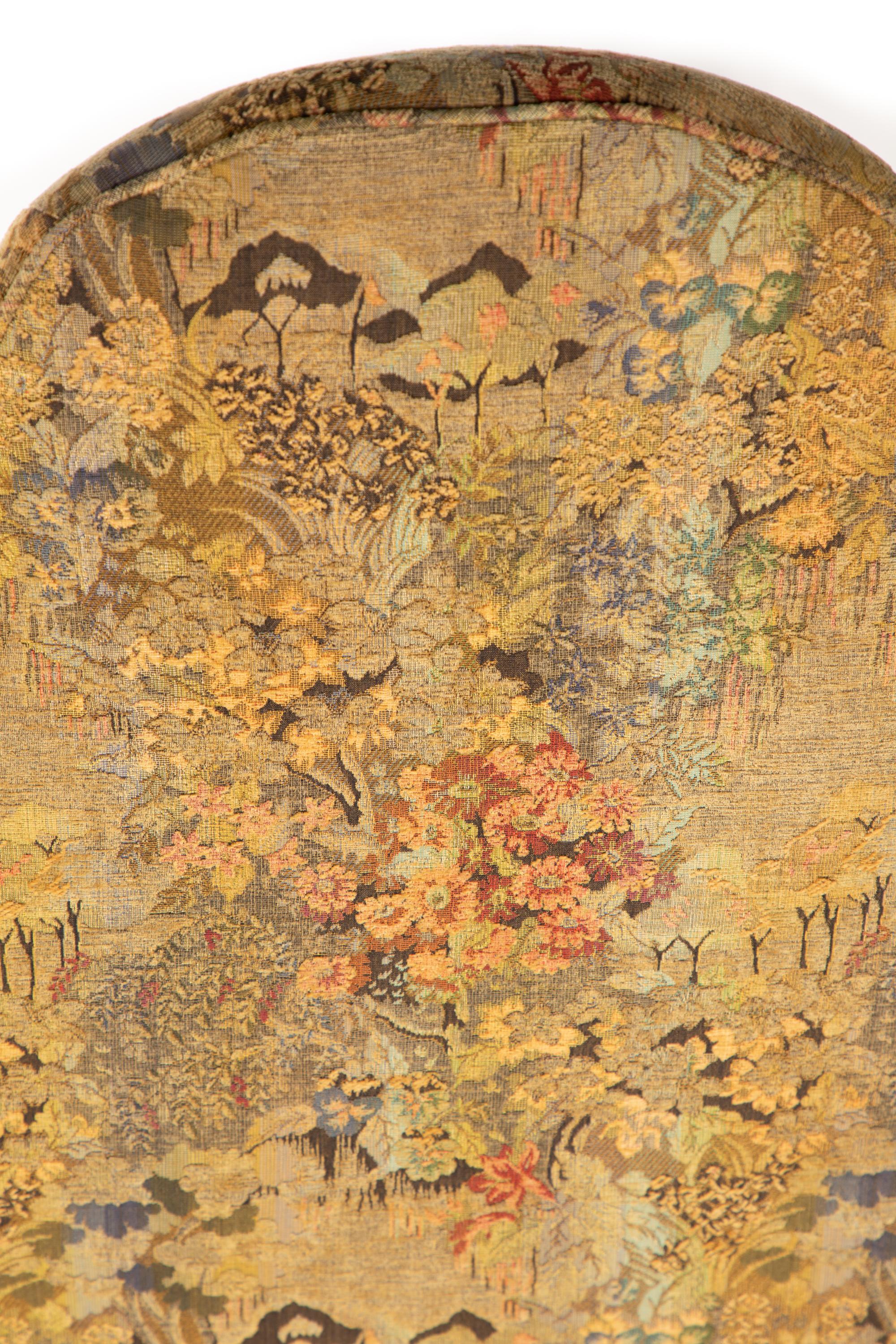 19. Jahrhundert, Sofa im Stil von William und Mary
Englisch
Gepolstert mit Aubusson Tapestry-Stoff und Nagelkopfverzierung.  