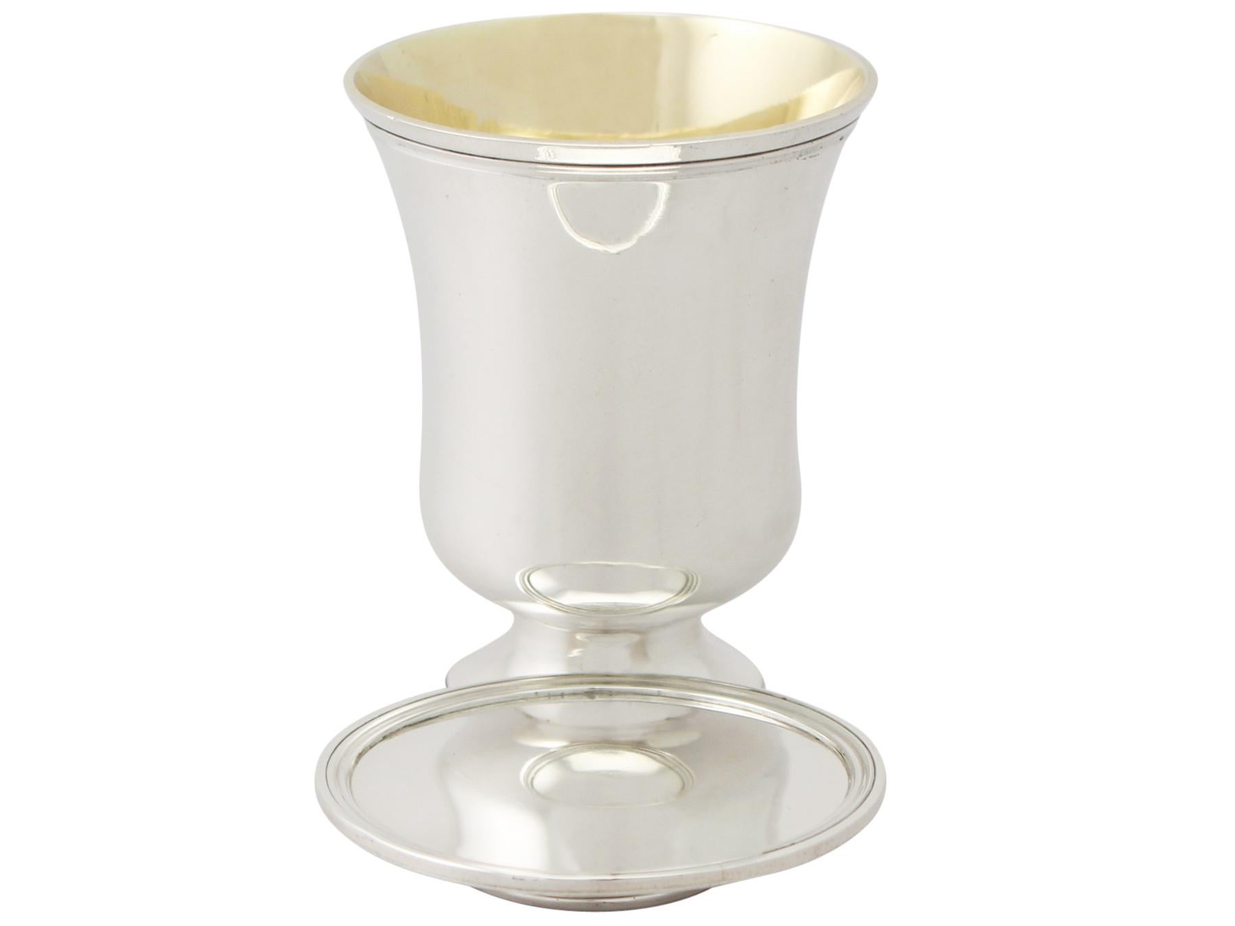 William IV 19th Century Sterling Silver Communion Beaker and Wafer Tazza For Sale