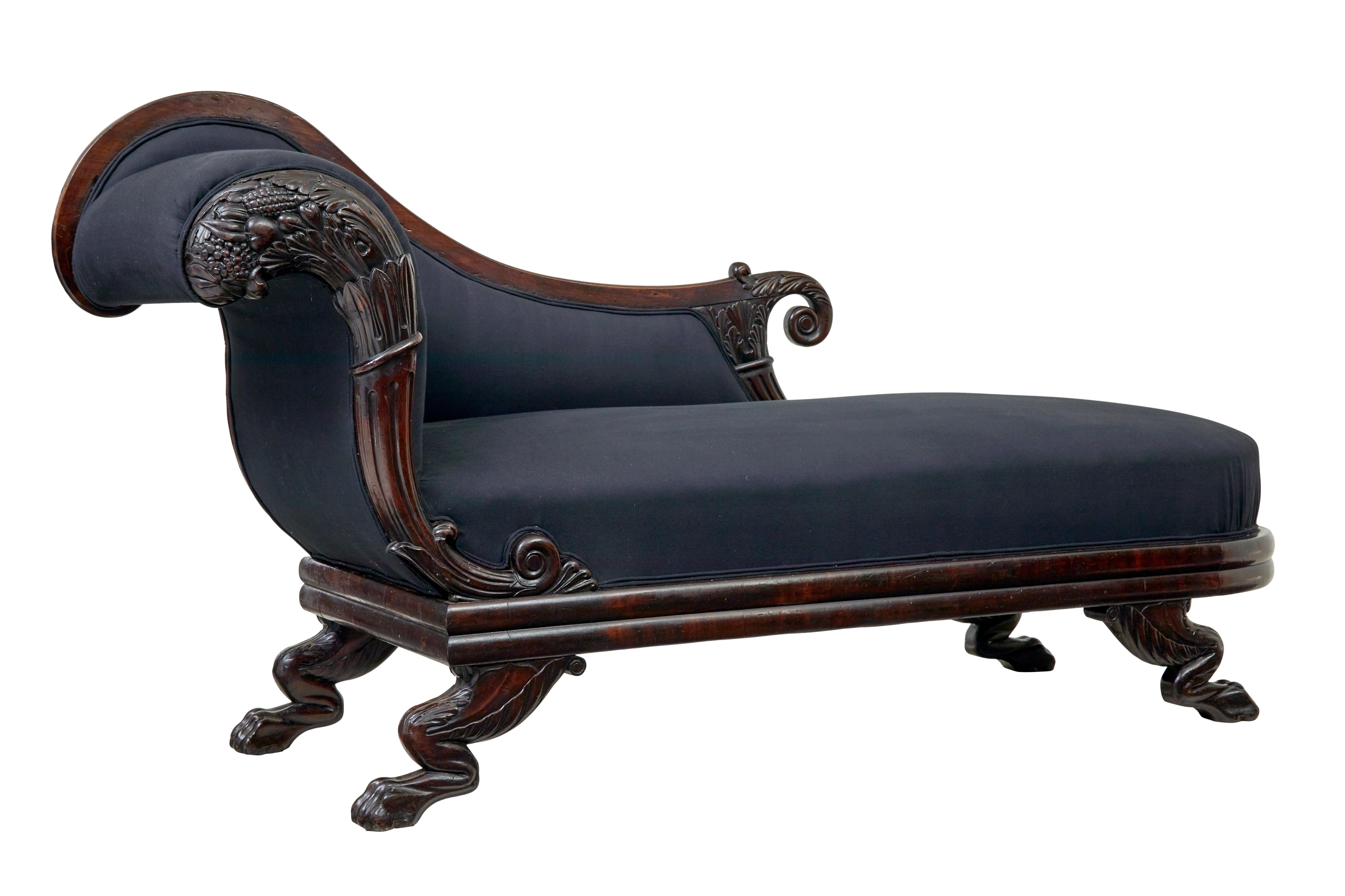 Chaise longue in mogano intagliato William IV del XIX secolo, circa 1835.

Una chaise longue di qualità di William Williams IV, una delle più eleganti che si possano trovare nel suo genere.

Profondamente intagliato a mano, presenta un raccolto