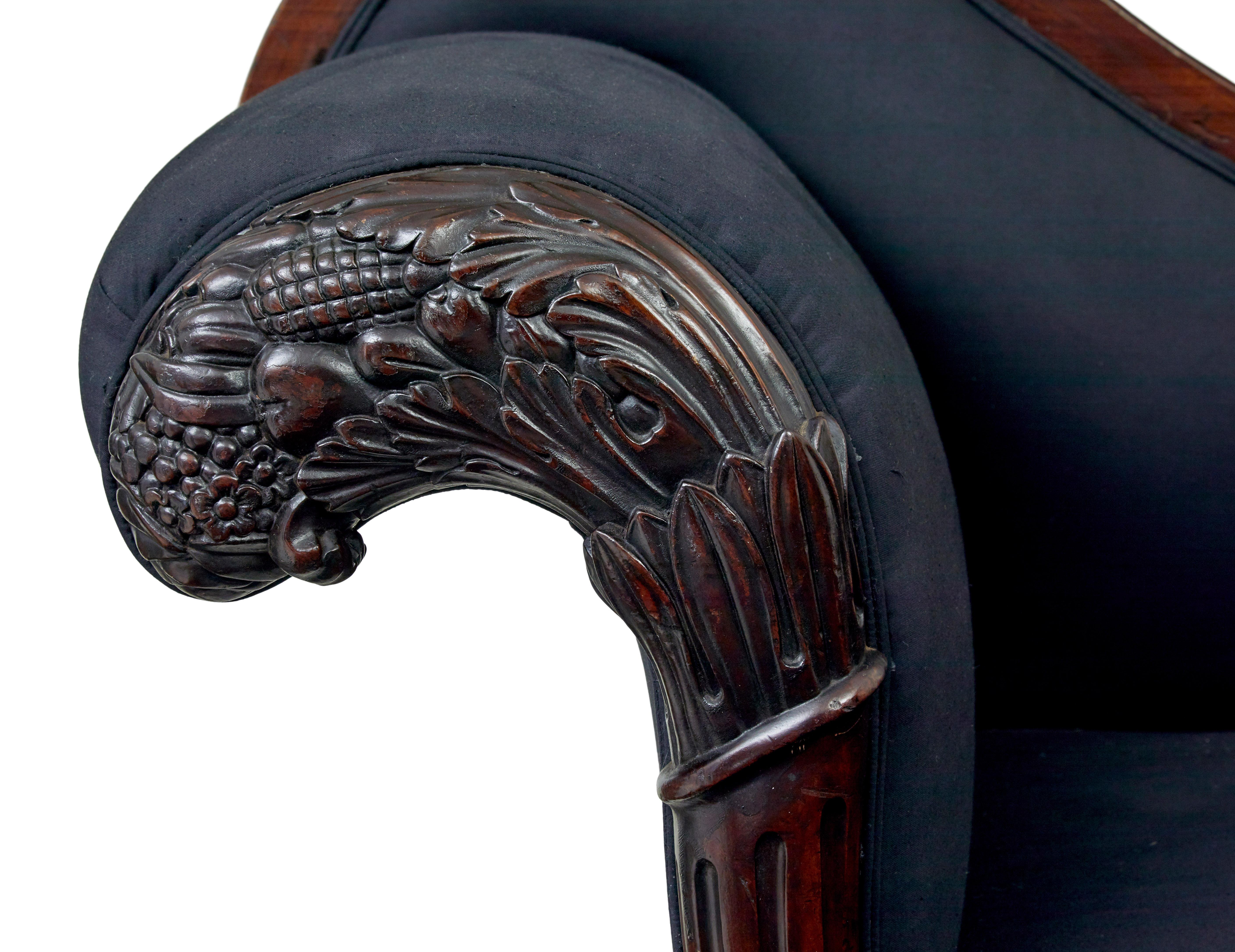 Chaise longue in mogano intagliato William IV del XIX secolo in vendita 2