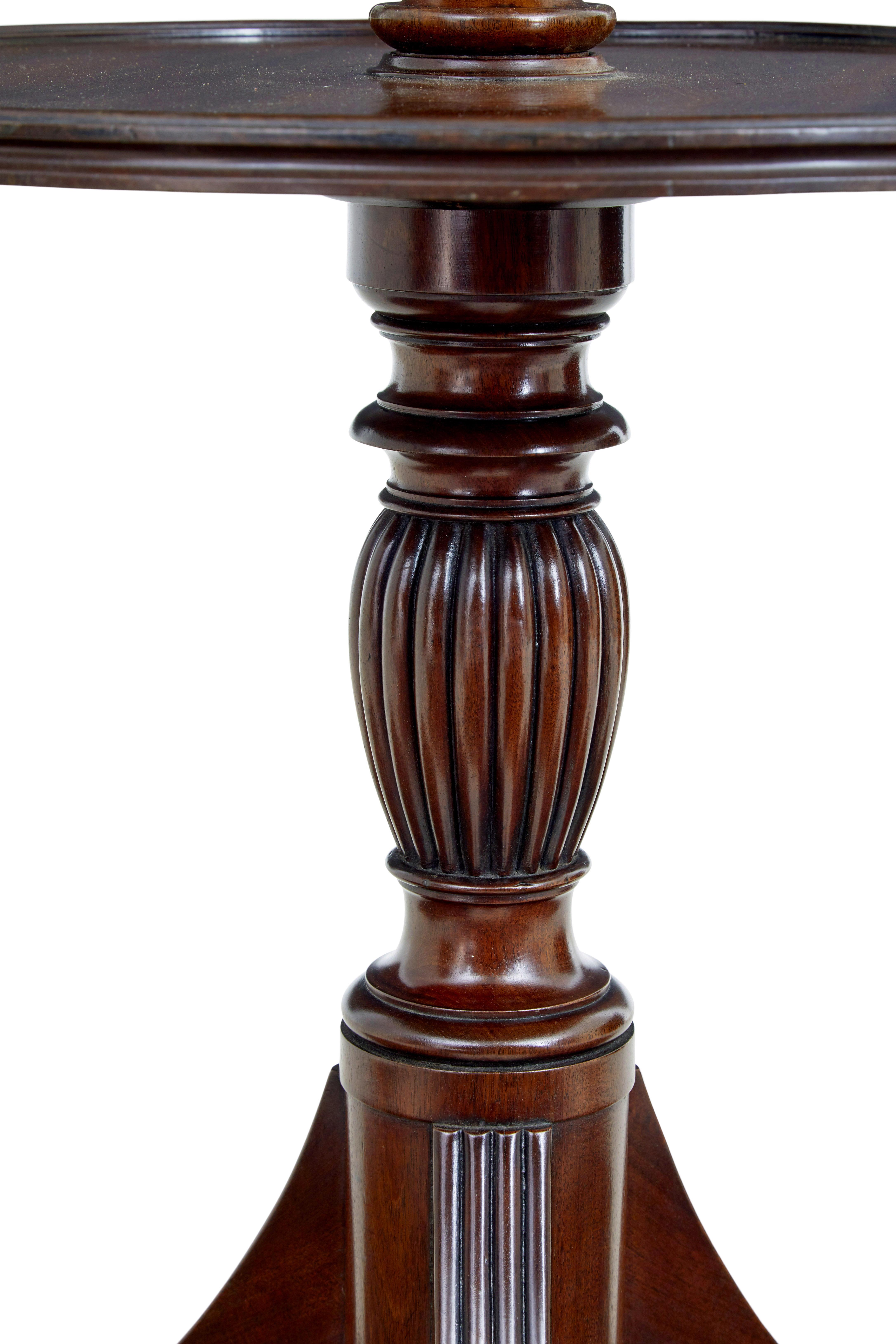 English 19th century William IV mahogany 2 tier circular serving table For Sale